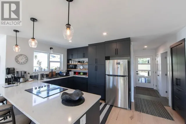 215 COTSWOLD ROAD, Nakusp 3