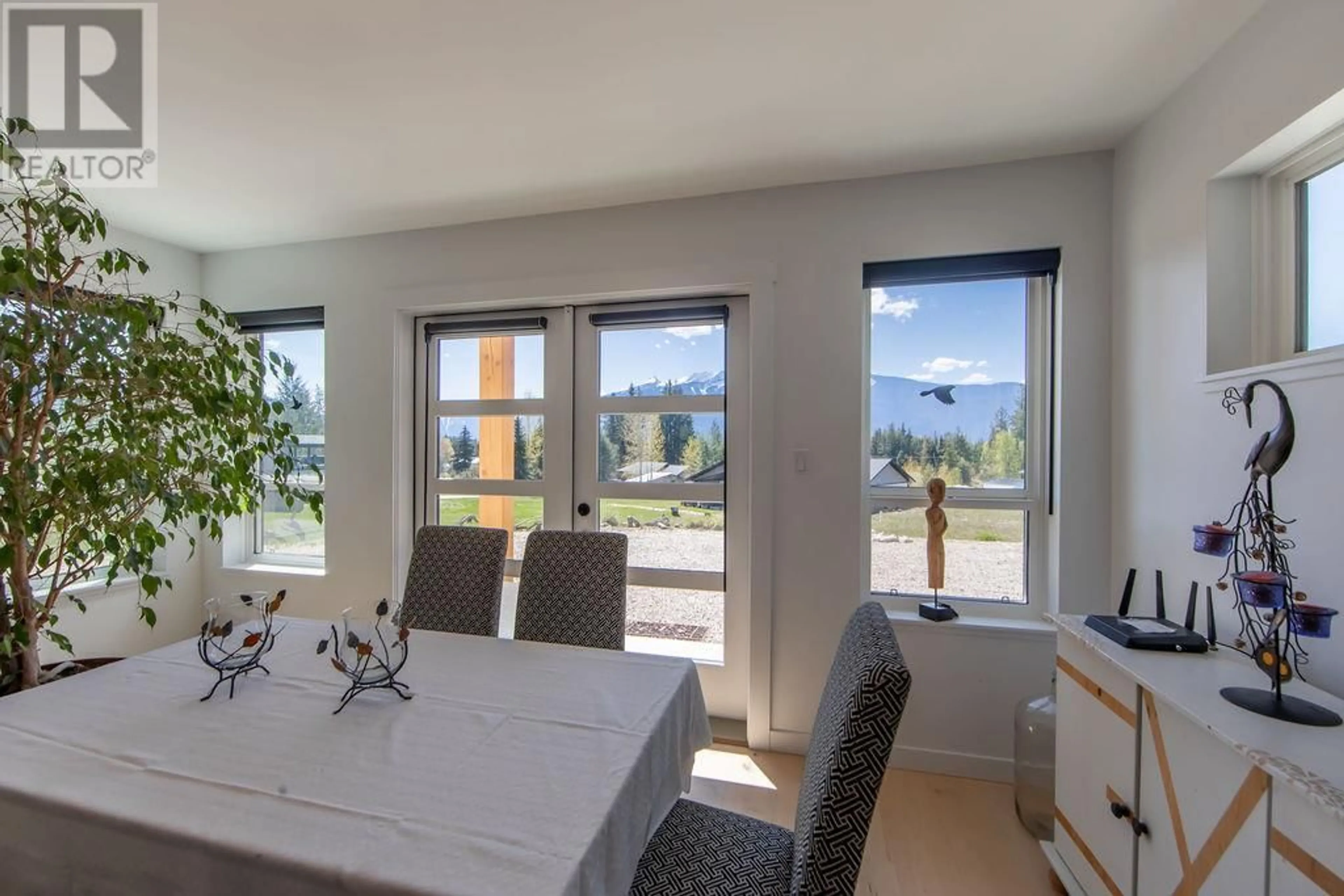 Dining room, unknown for 215 COTSWOLD ROAD, Nakusp British Columbia V0G1R0