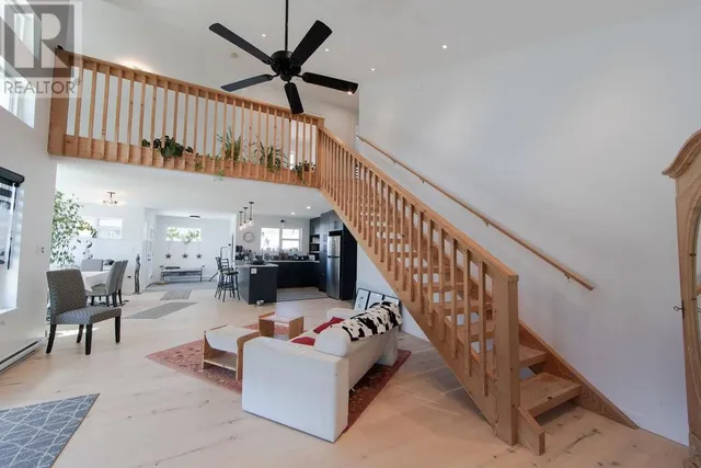 215 COTSWOLD ROAD, Nakusp 5