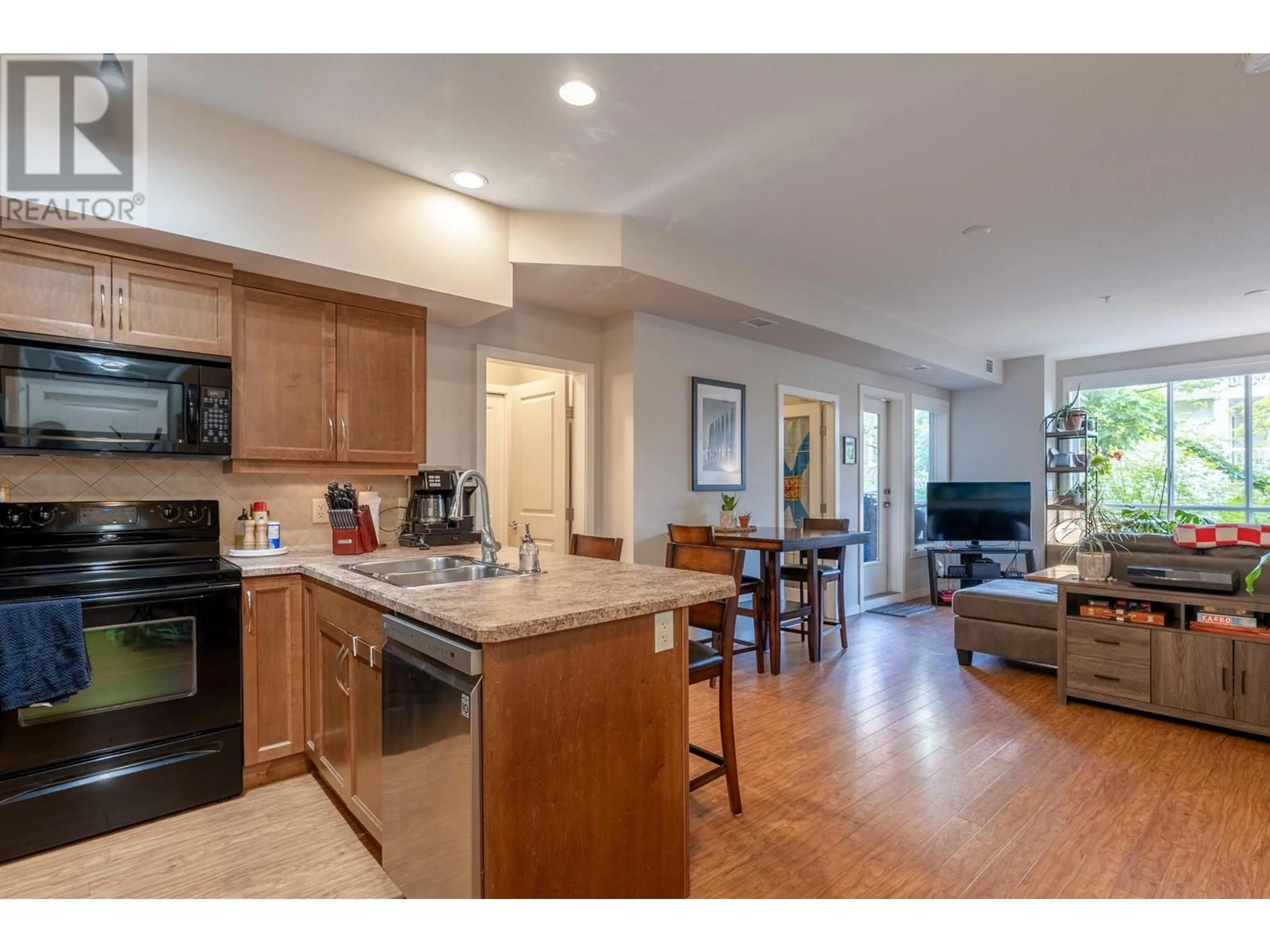 Open concept kitchen, unknown for 121 - 850 SAUCIER AVENUE, Kelowna British Columbia V5N1T7