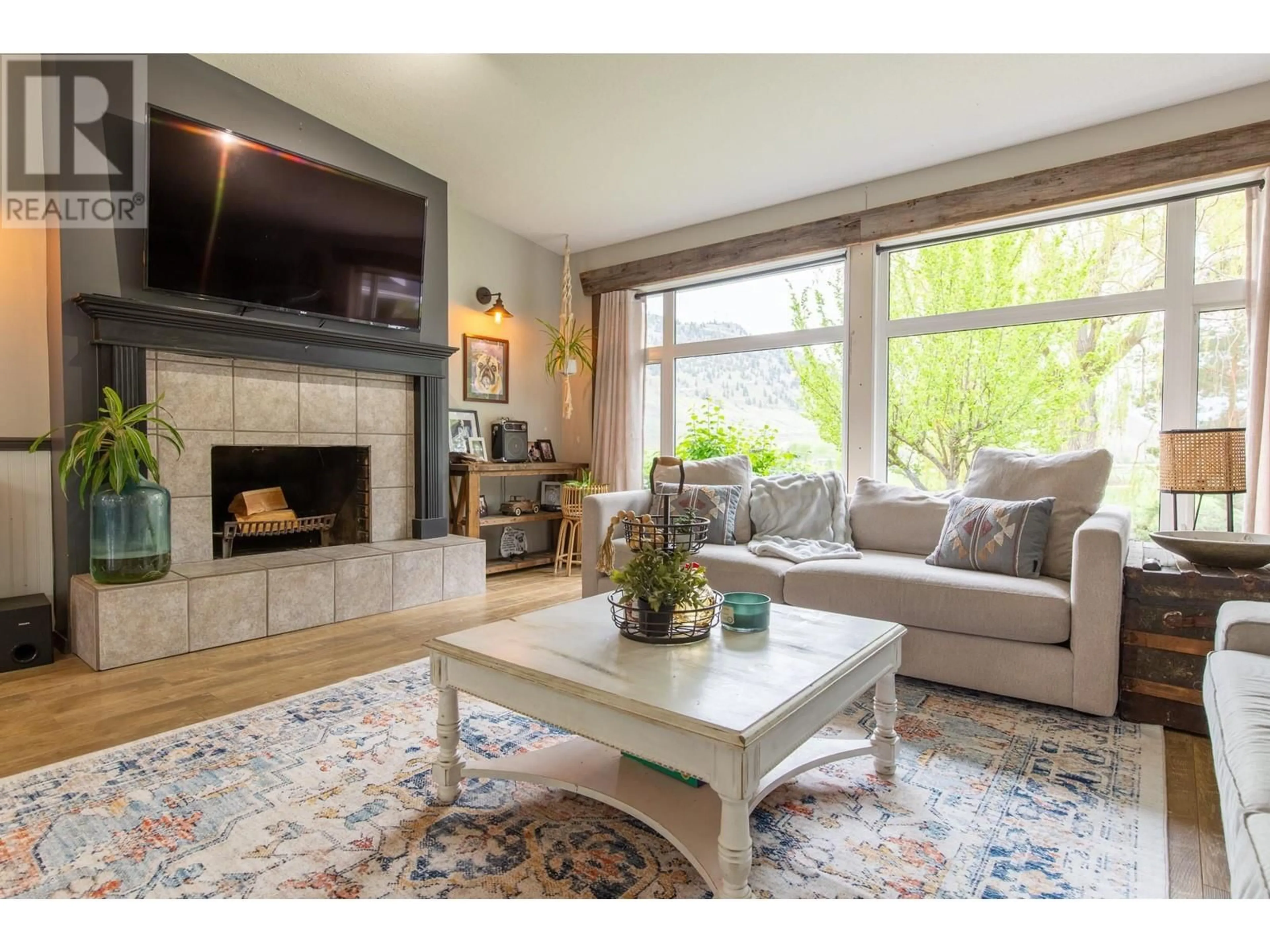 Living room with furniture, unknown for 1216 HWY 3A OTHER, Keremeos British Columbia V0X1N4