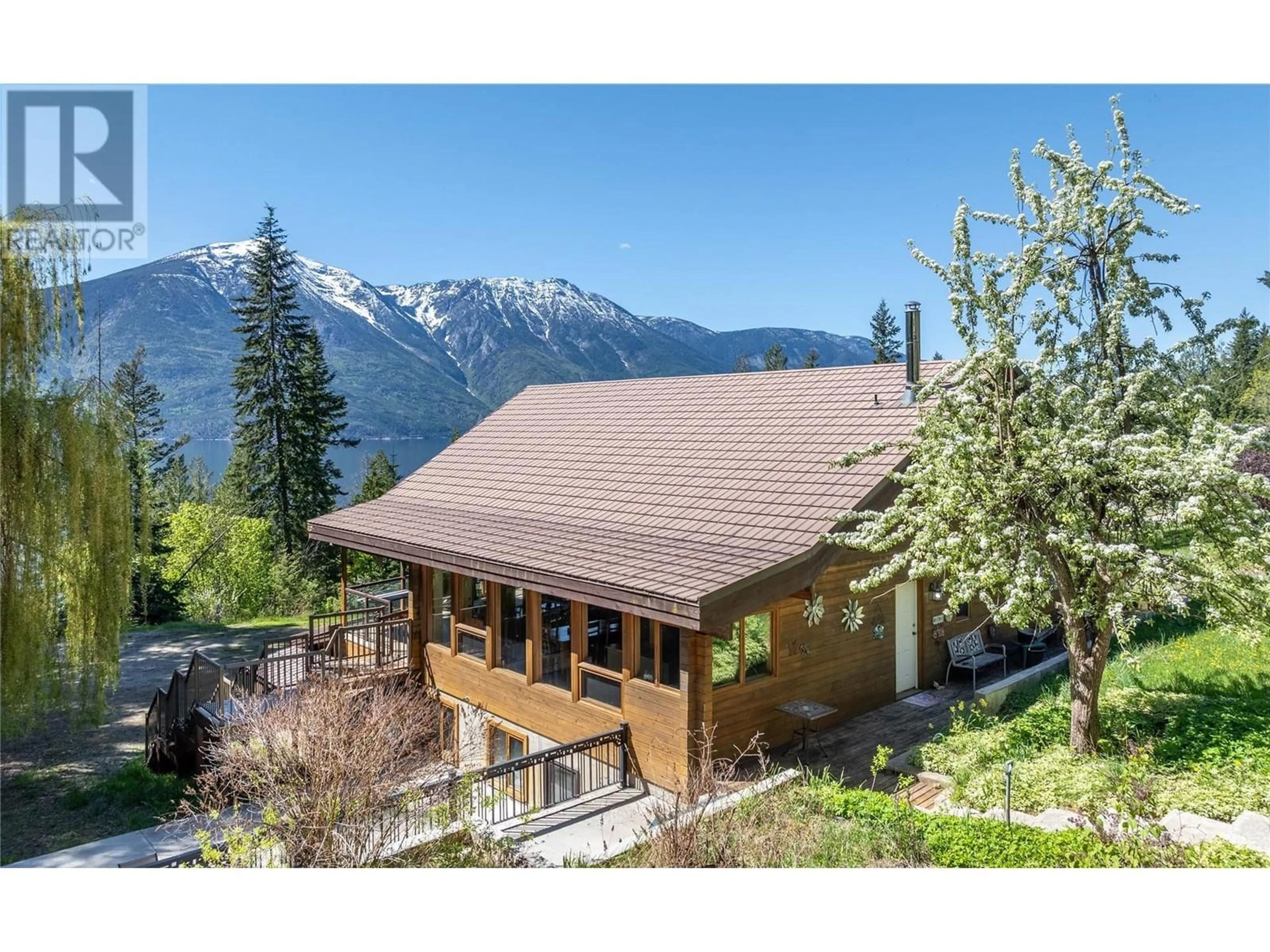 A pic from outside/outdoor area/front of a property/back of a property/a pic from drone, mountain view for 12437 BOSWELL ROAD, Boswell British Columbia V0B1A0