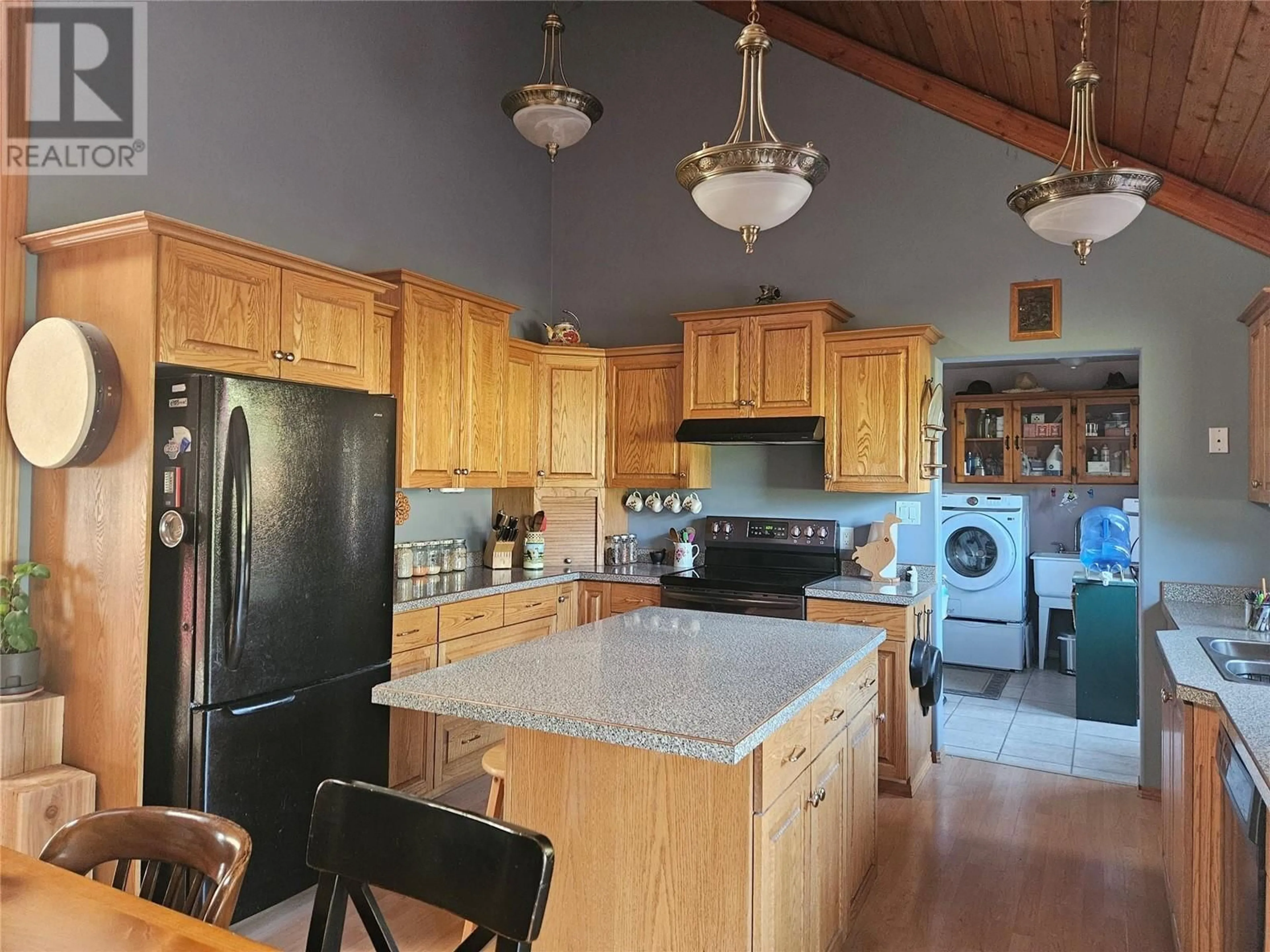 Open concept kitchen, ceramic/tile floor for 695 BROUSE LOOP ROAD, Nakusp British Columbia V0G1R1