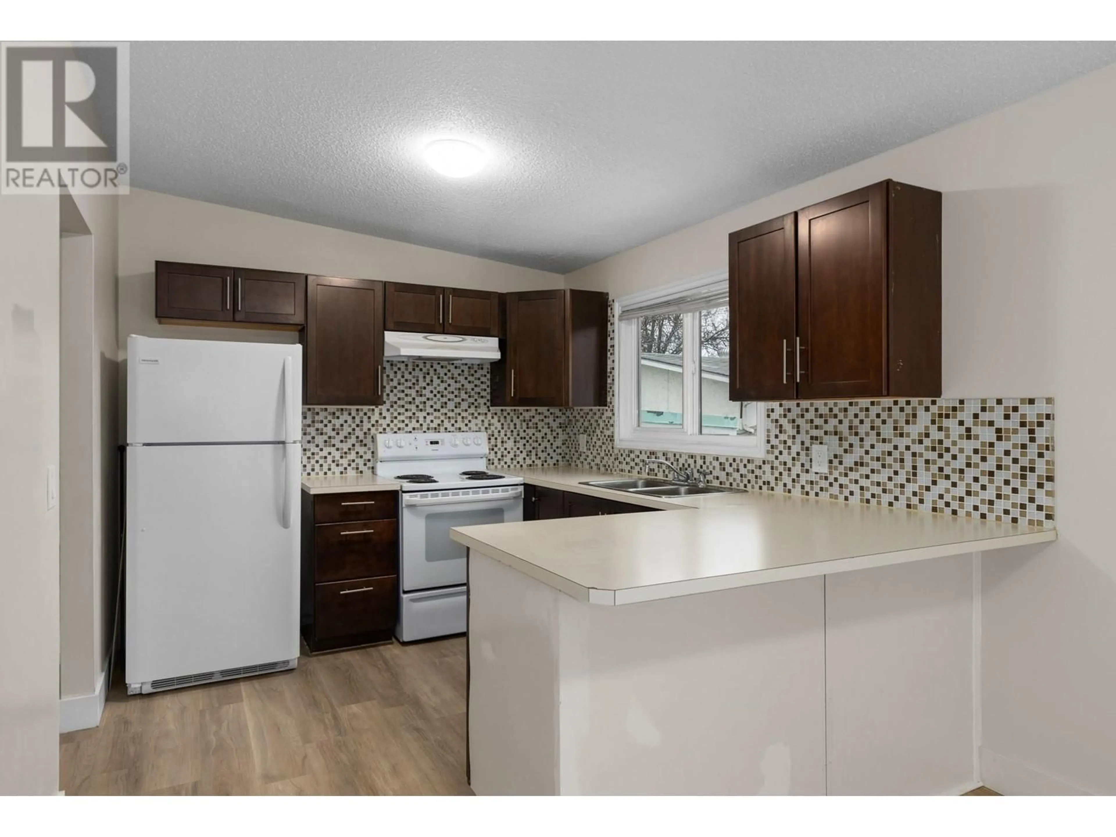 Standard kitchen, unknown for 1355/1357 SYLVANIA CRESCENT, Kelowna British Columbia V1X5J4