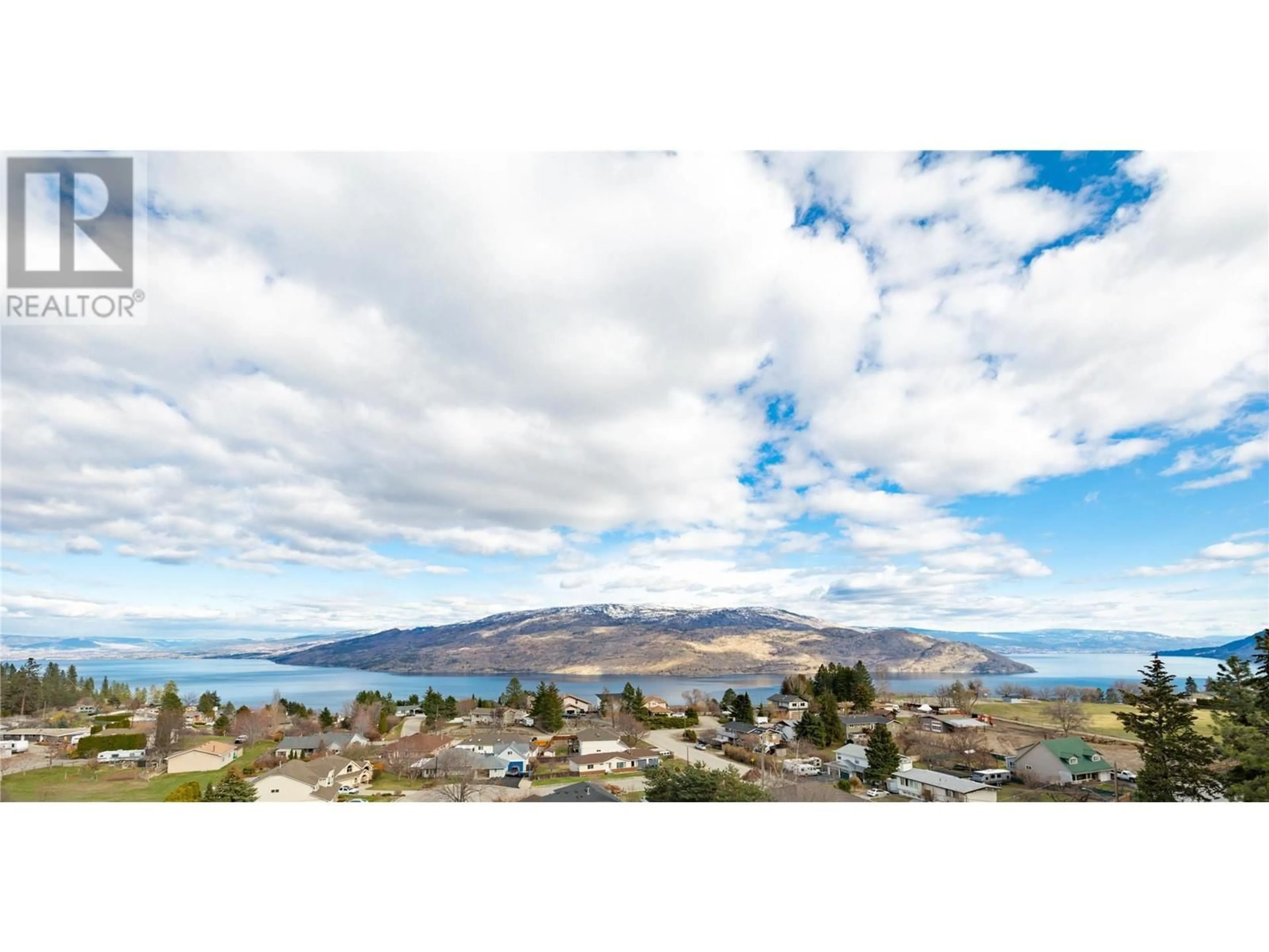 A pic from outside/outdoor area/front of a property/back of a property/a pic from drone, water/lake/river/ocean view for 6166 SEYMOURE AVENUE, Peachland British Columbia V0H1X4