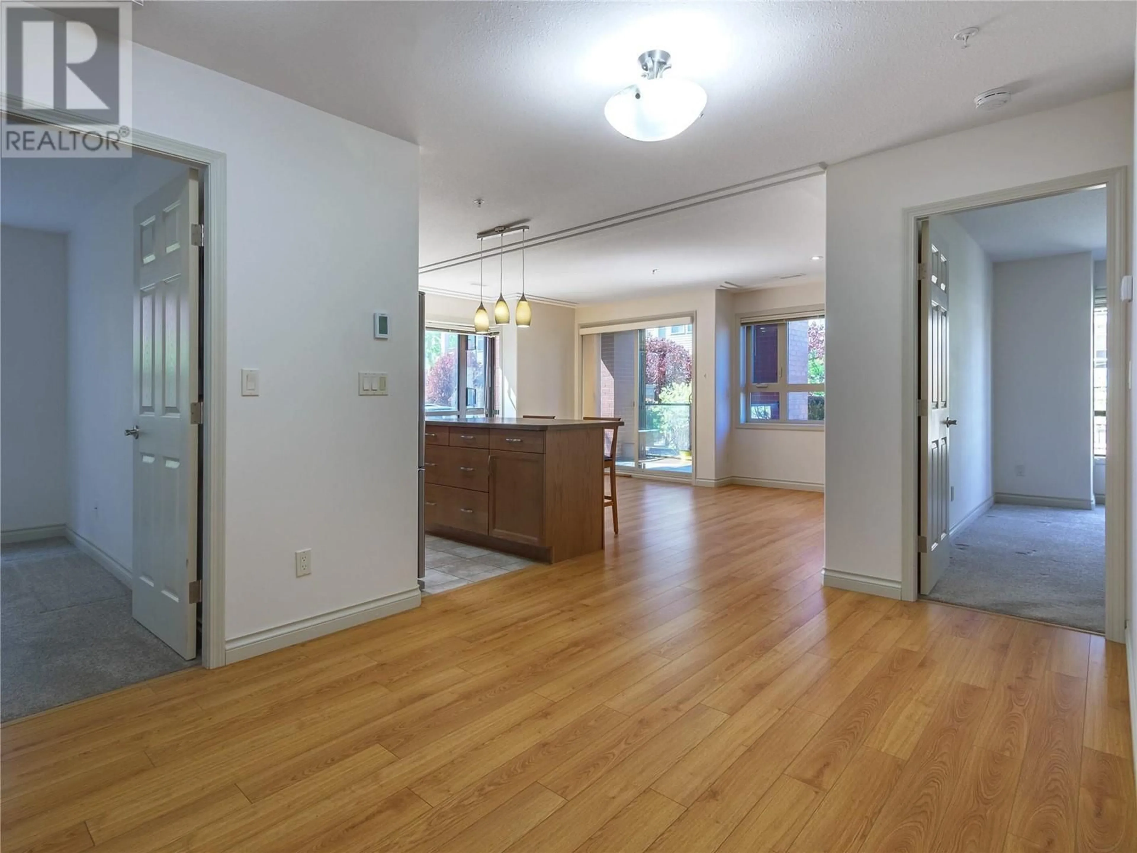 Indoor foyer for 101 - 2113 ATKINSON STREET, Penticton British Columbia V2A8R5