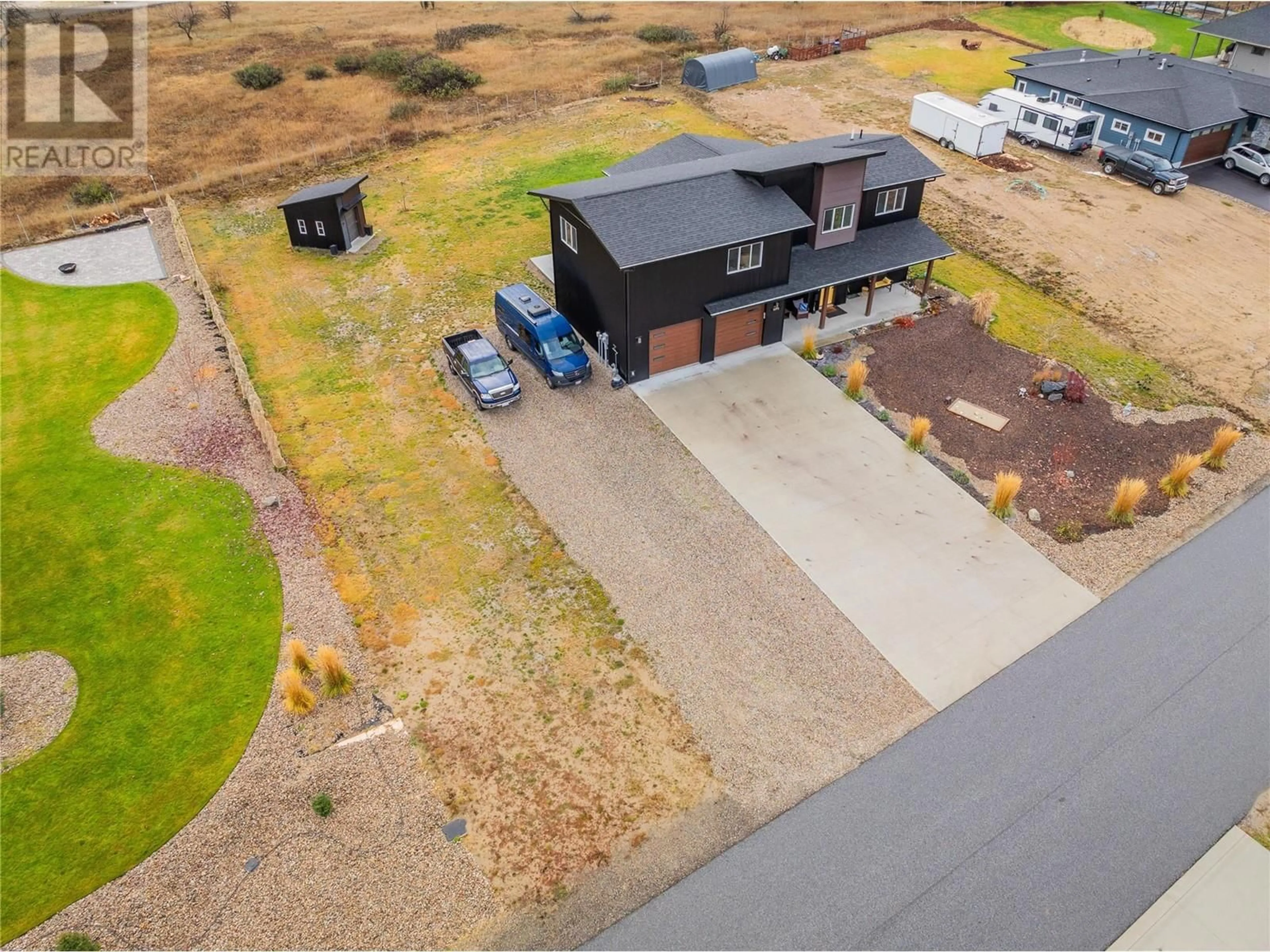 A pic from outside/outdoor area/front of a property/back of a property/a pic from drone, unknown for 1070 ELKVIEW ROAD, Castlegar British Columbia V1N4L5