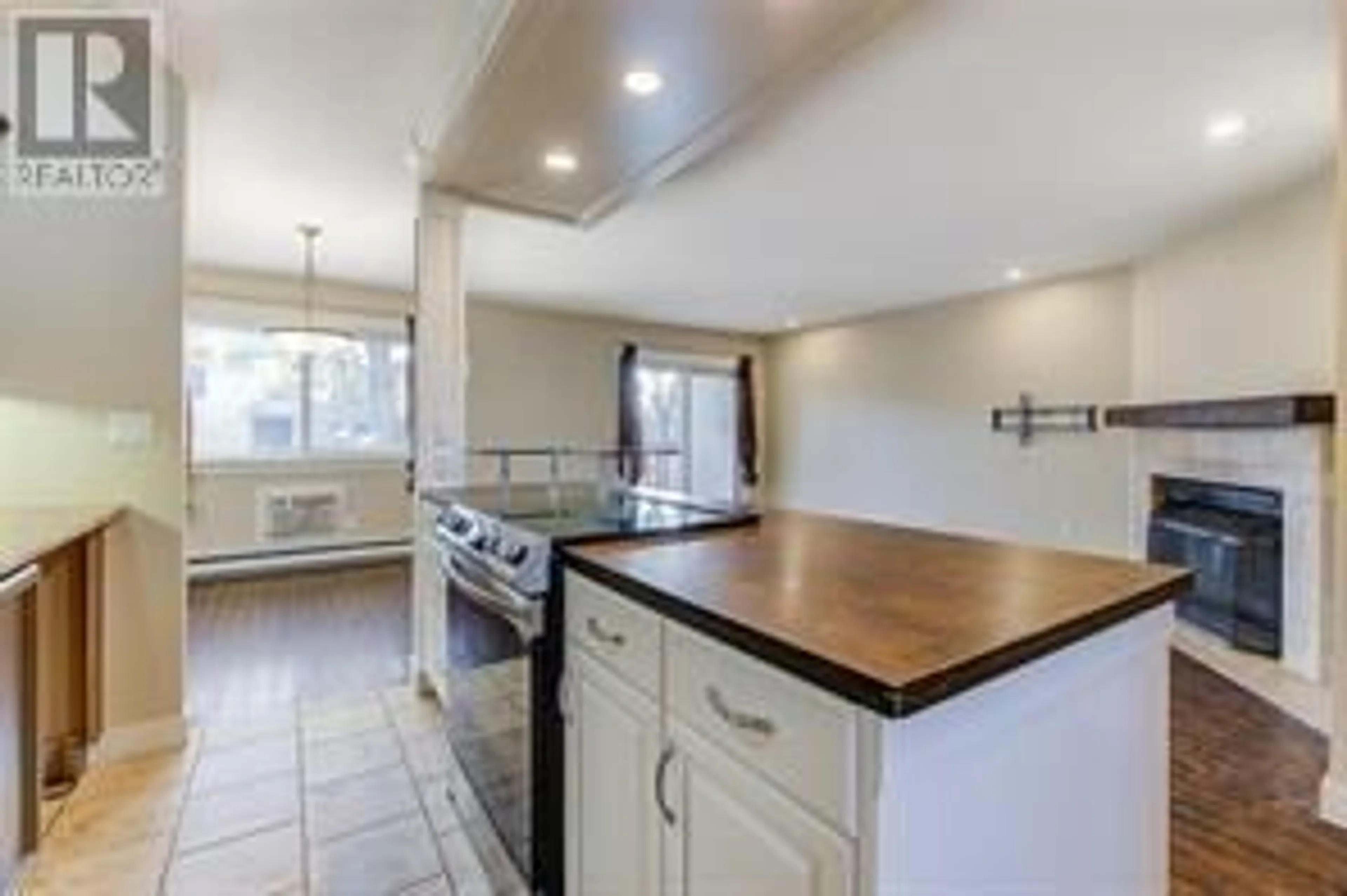 Unknown for 4 - 217 FRANKLYN ROAD, Kelowna British Columbia V1X6A9