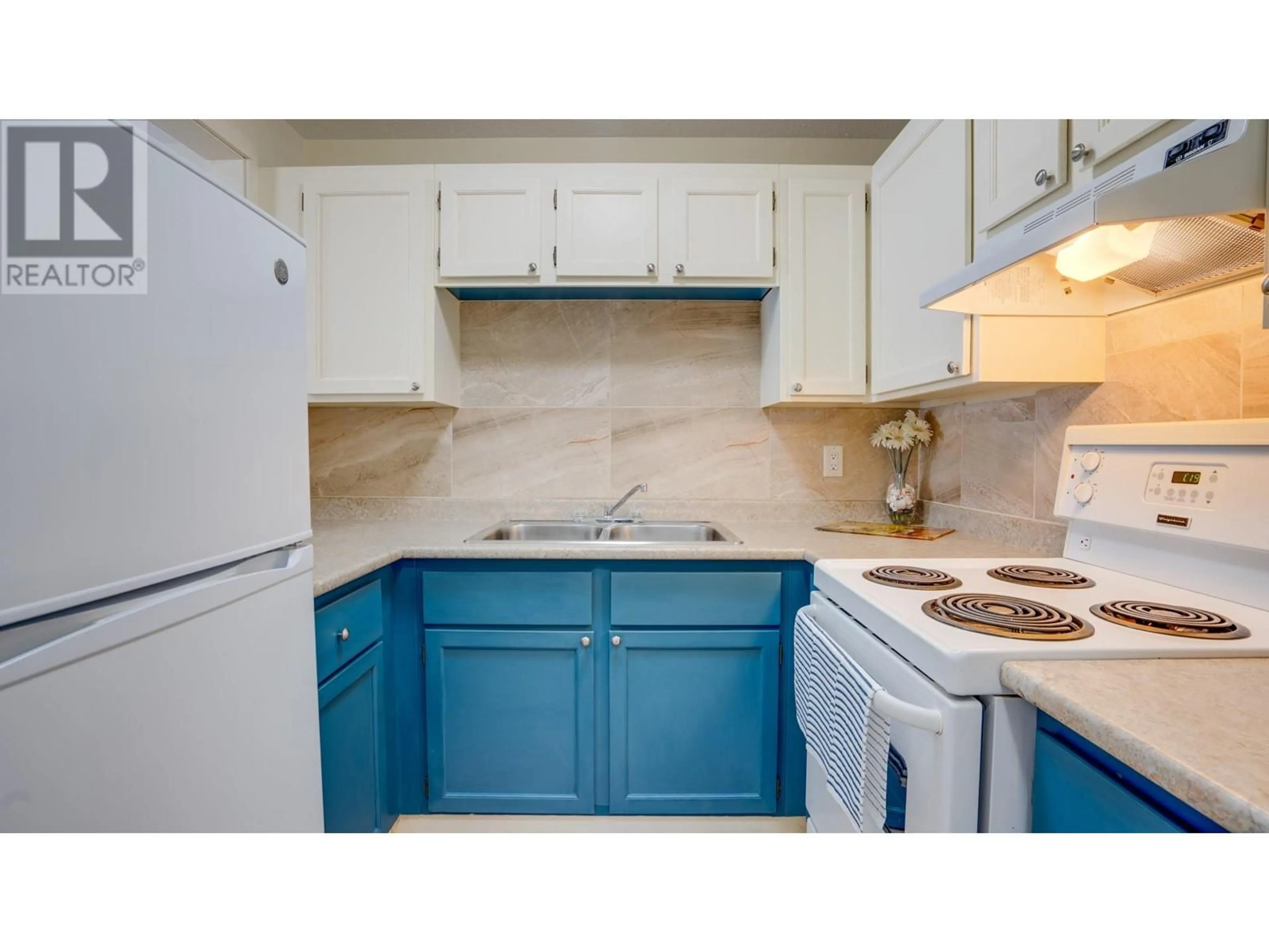 Standard kitchen, ceramic/tile floor for 310 - 3304 35 AVENUE, Vernon British Columbia V1T8M6