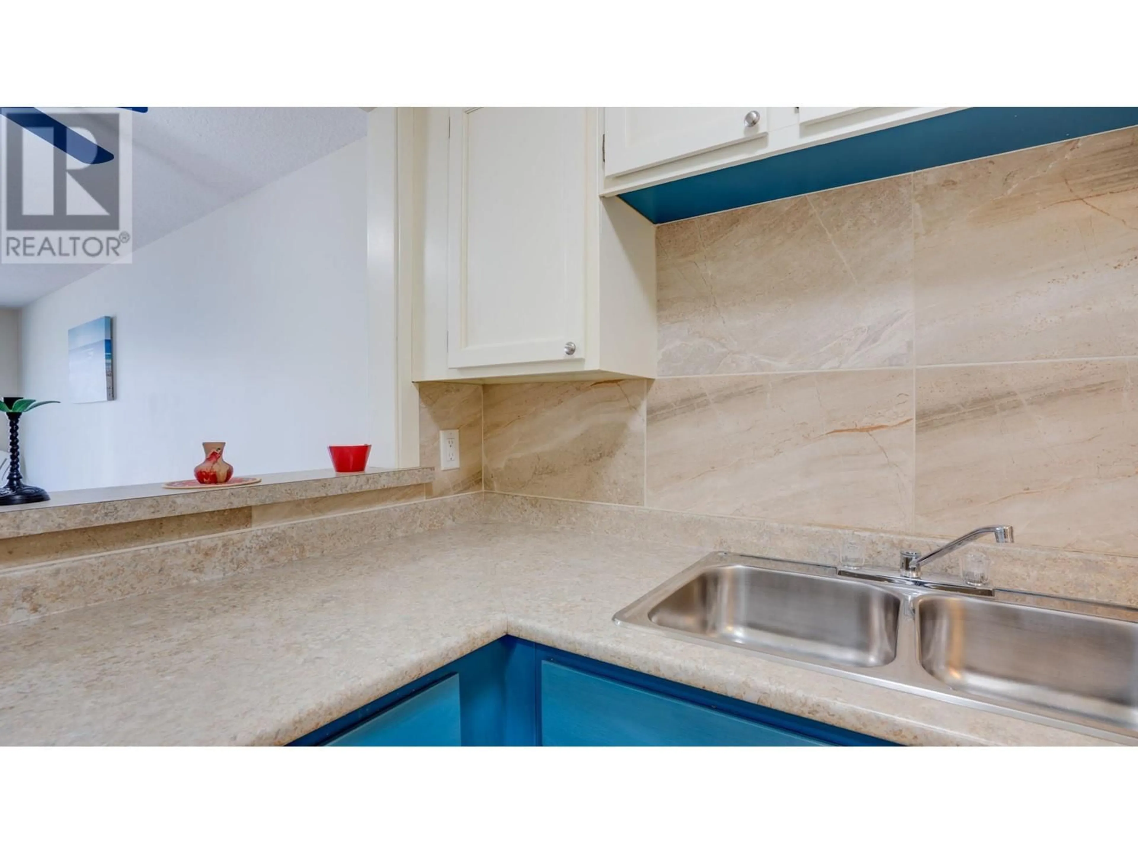Standard kitchen, ceramic/tile floor for 310 - 3304 35 AVENUE, Vernon British Columbia V1T8M6