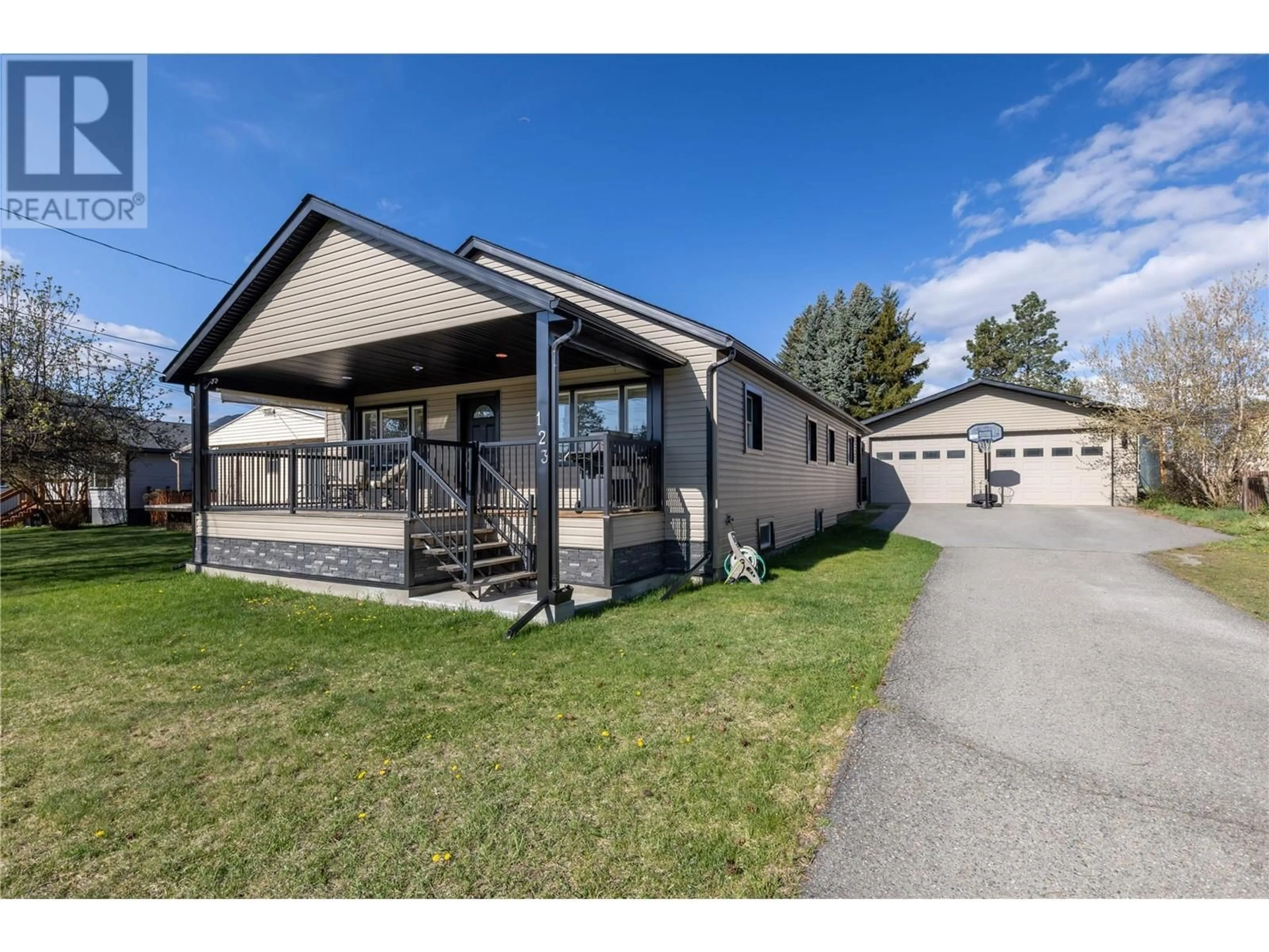 Home with vinyl exterior material, street for 123 307TH AVENUE, Kimberley British Columbia V1A3K1