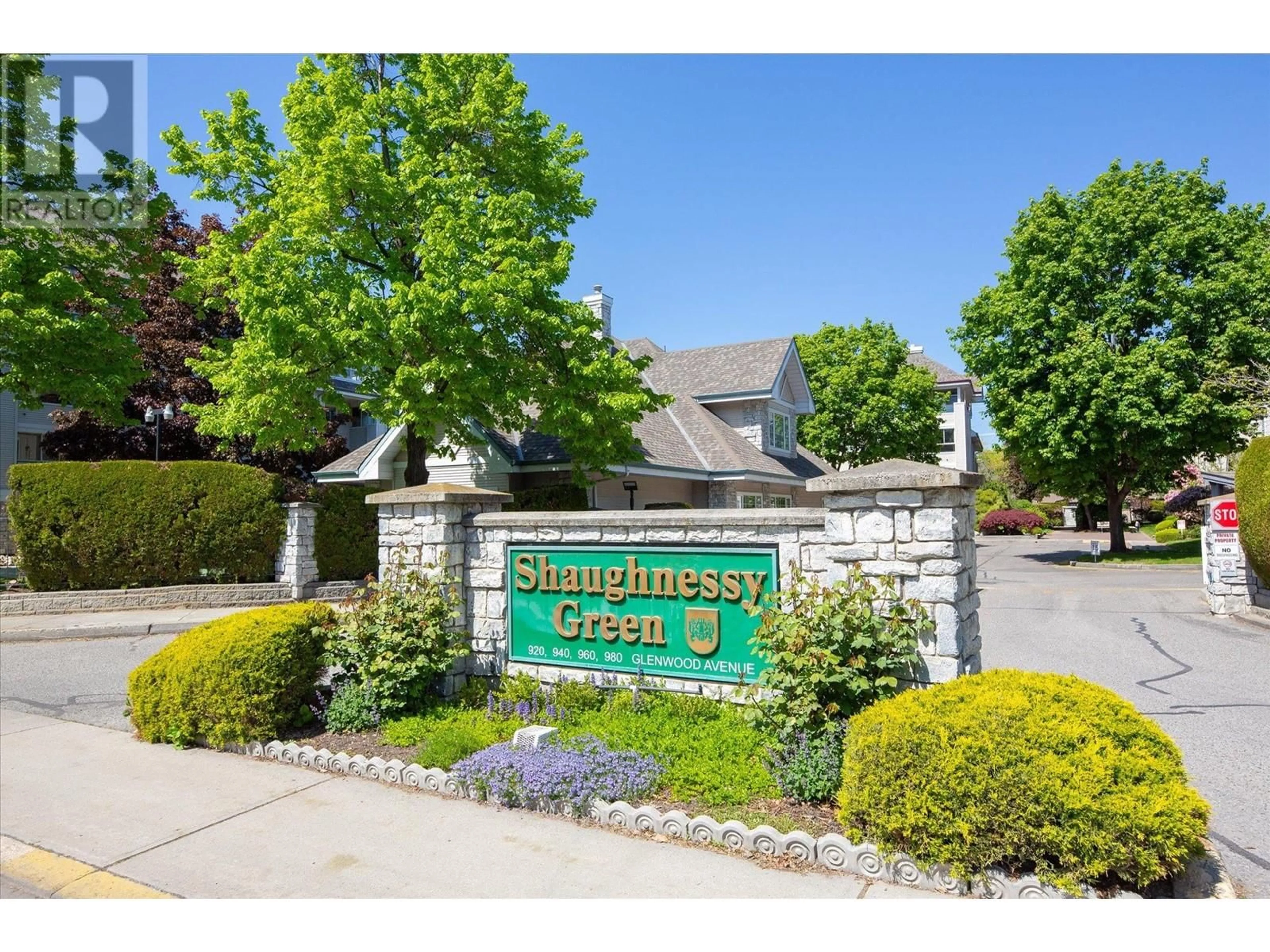 Indoor entryway for 313 - 940 GLENWOOD AVENUE, Kelowna British Columbia V1Y9P2