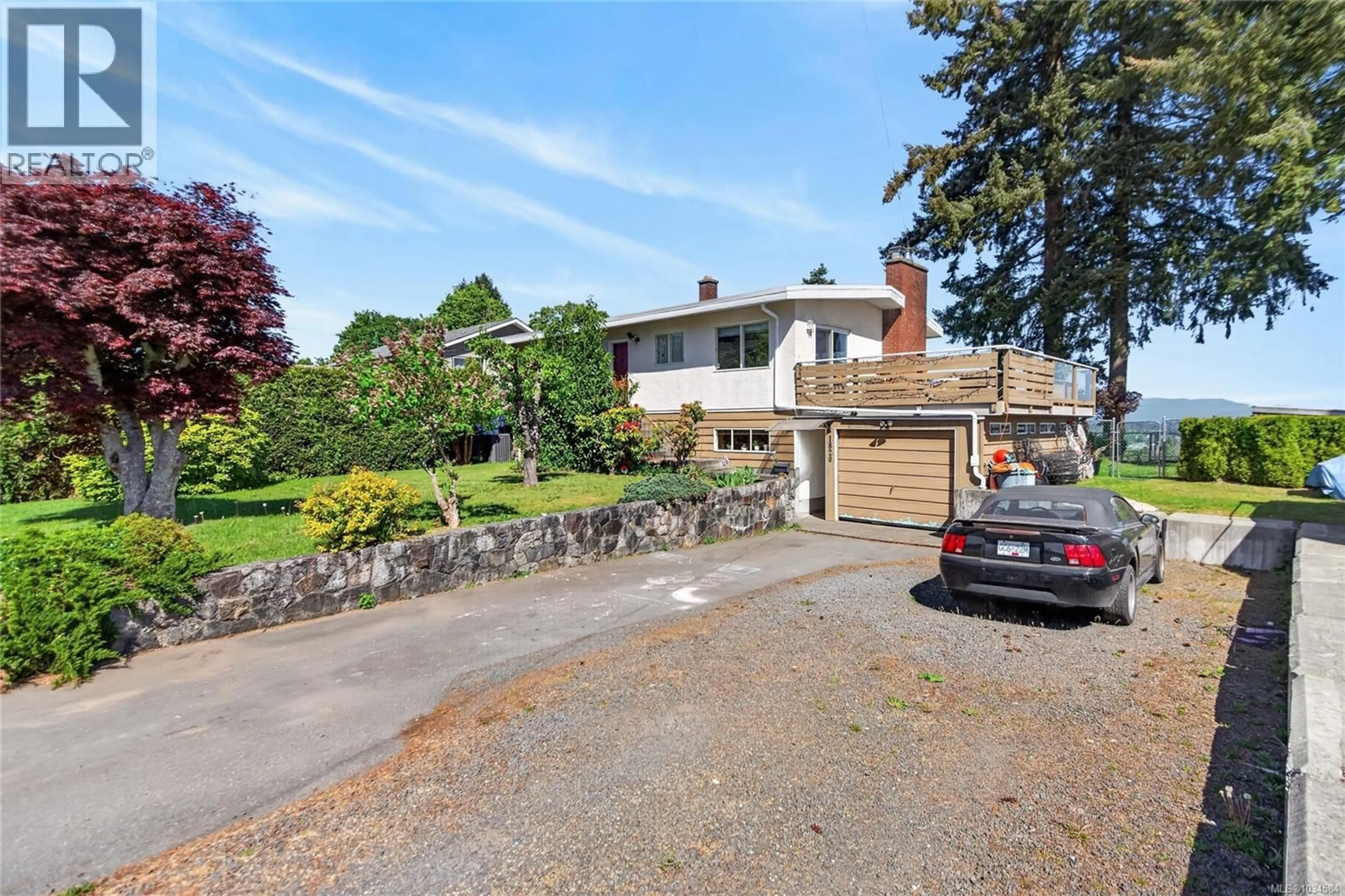 A pic from outside/outdoor area/front of a property/back of a property/a pic from drone, street for 1820 TREELANE ROAD, Campbell River British Columbia V9W4E8