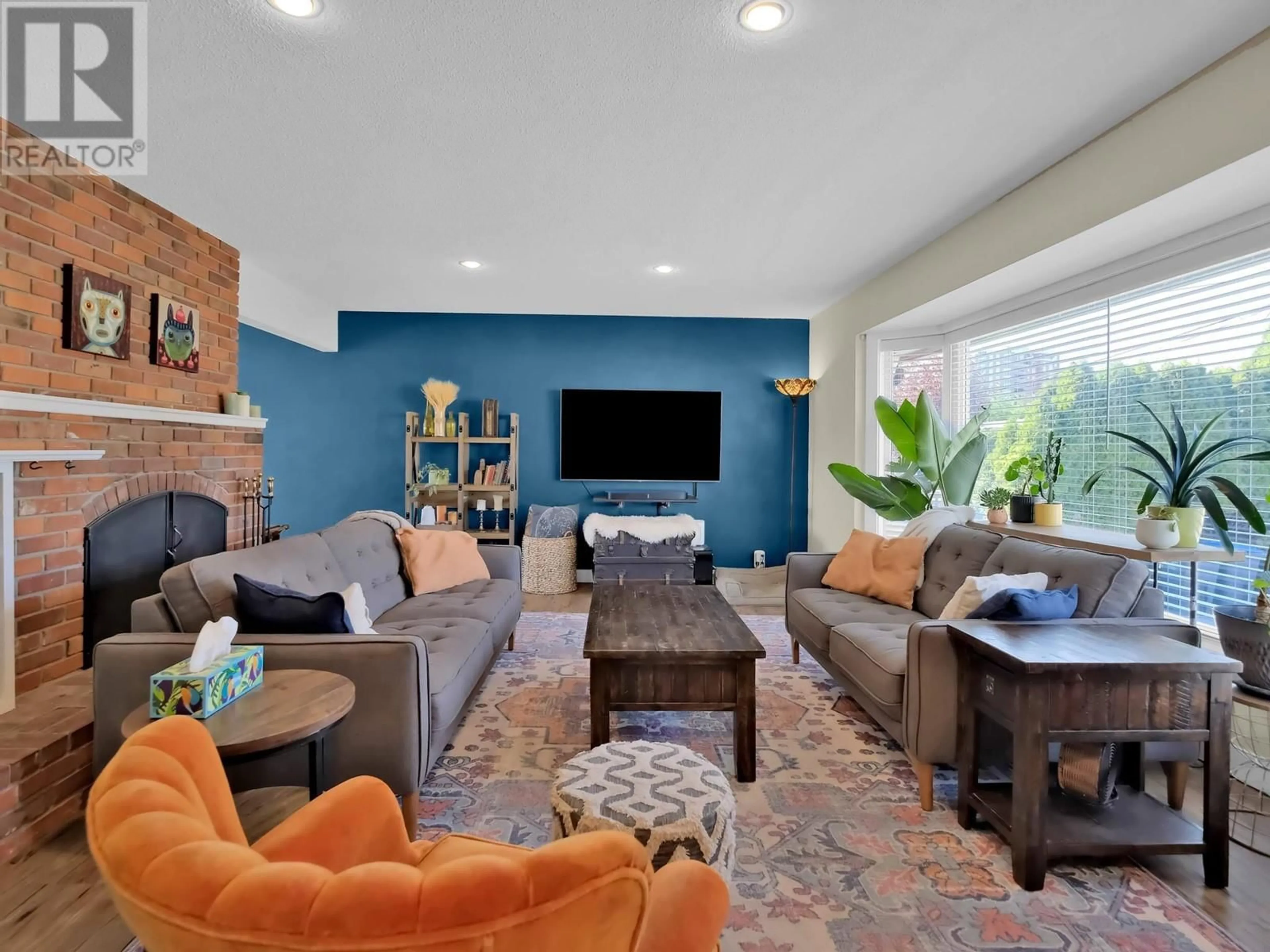 Living room with furniture, unknown for 1241 KELGLEN CRESCENT, Kelowna British Columbia V1Y6K4