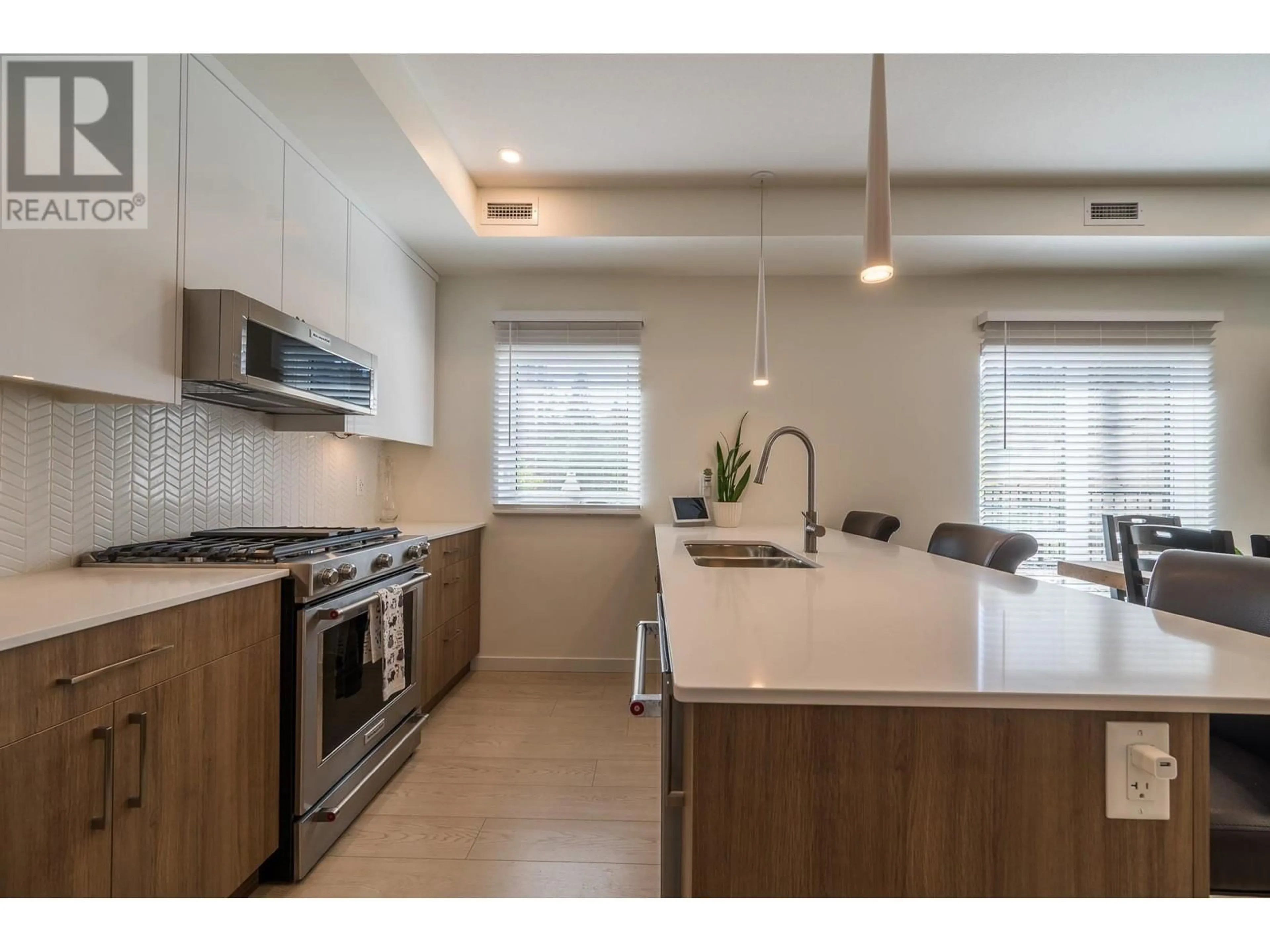 Open concept kitchen, unknown for 3107 - 1405 SPRINGHILL DRIVE, Kamloops British Columbia V2C0B4