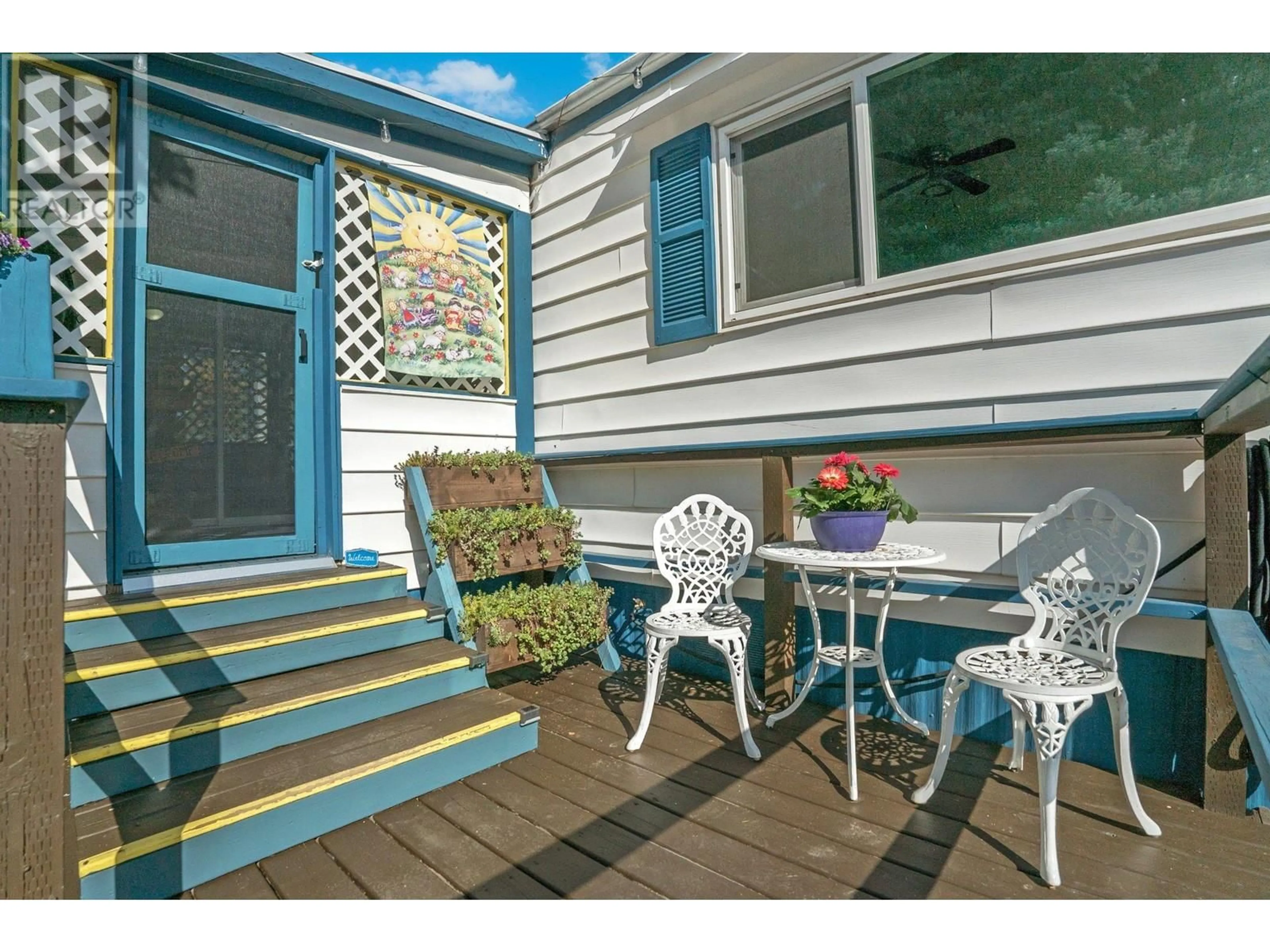Patio, street for 105 - 1999 HWY 97 HIGHWAY SOUTH, West Kelowna British Columbia V1Z1B2