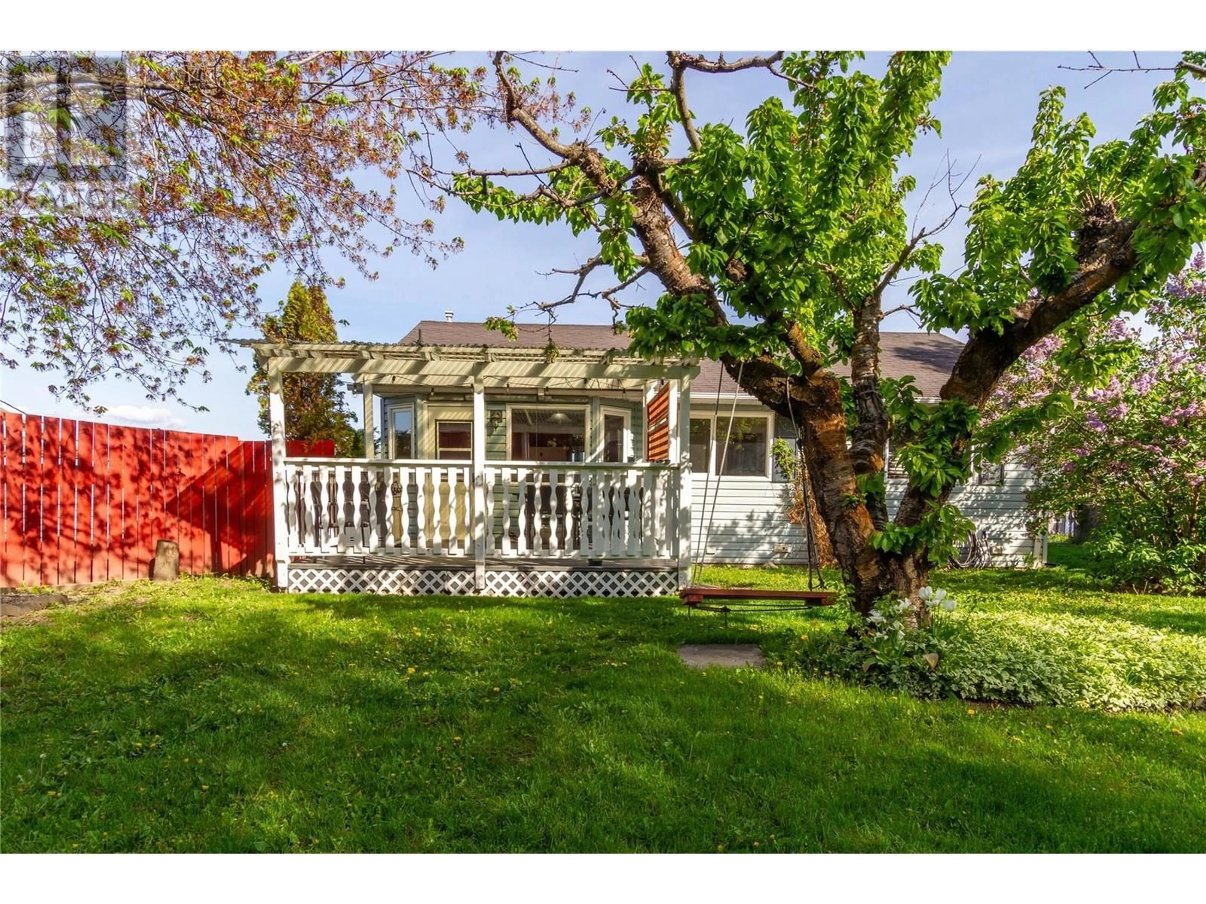 A pic from outside/outdoor area/front of a property/back of a property/a pic from drone, street for 1058 11 AVENUE, Vernon British Columbia V1B2R5