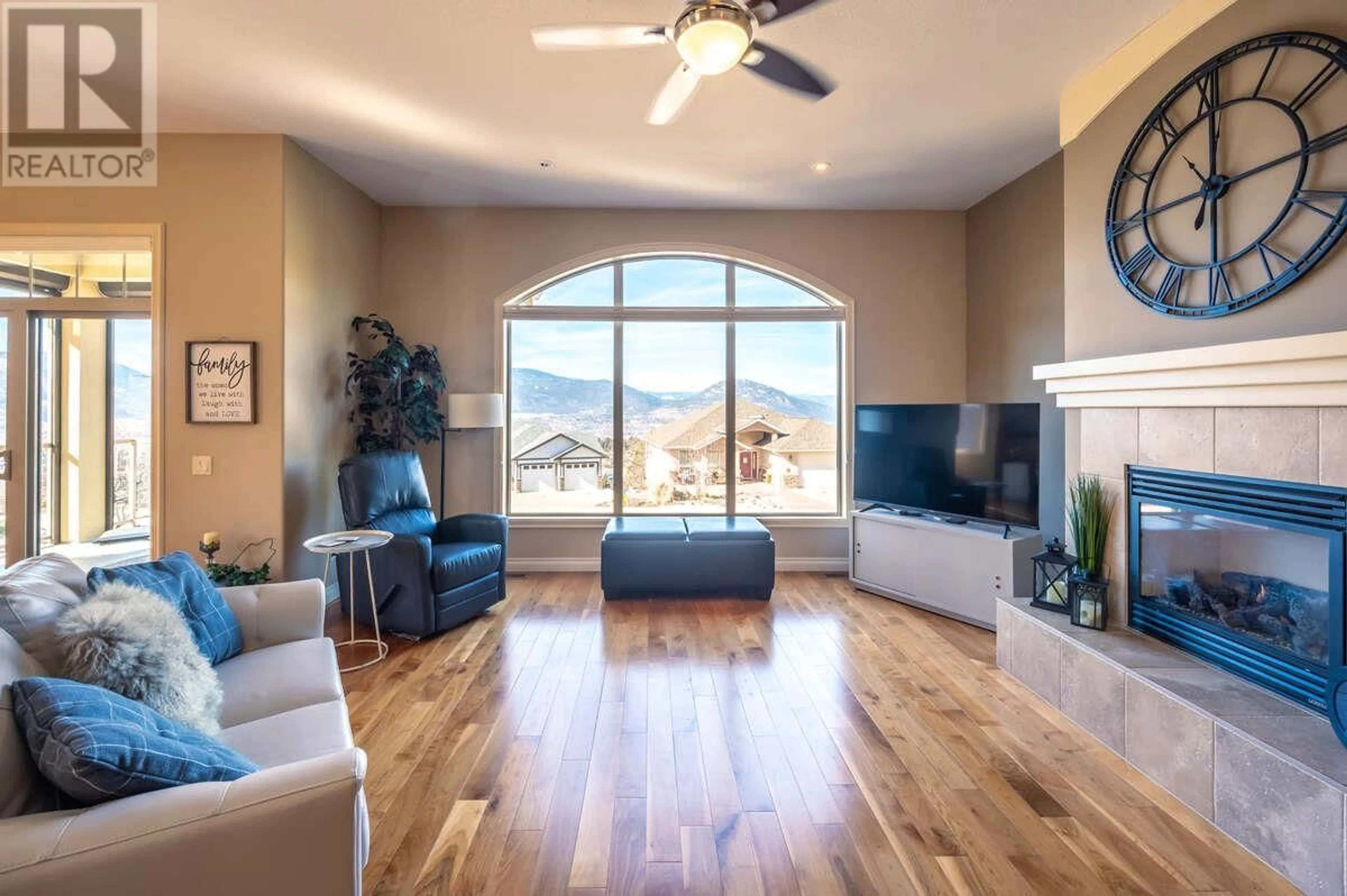 Living room with furniture, unknown for 1564 HOLDEN ROAD, Penticton British Columbia V2A8M9