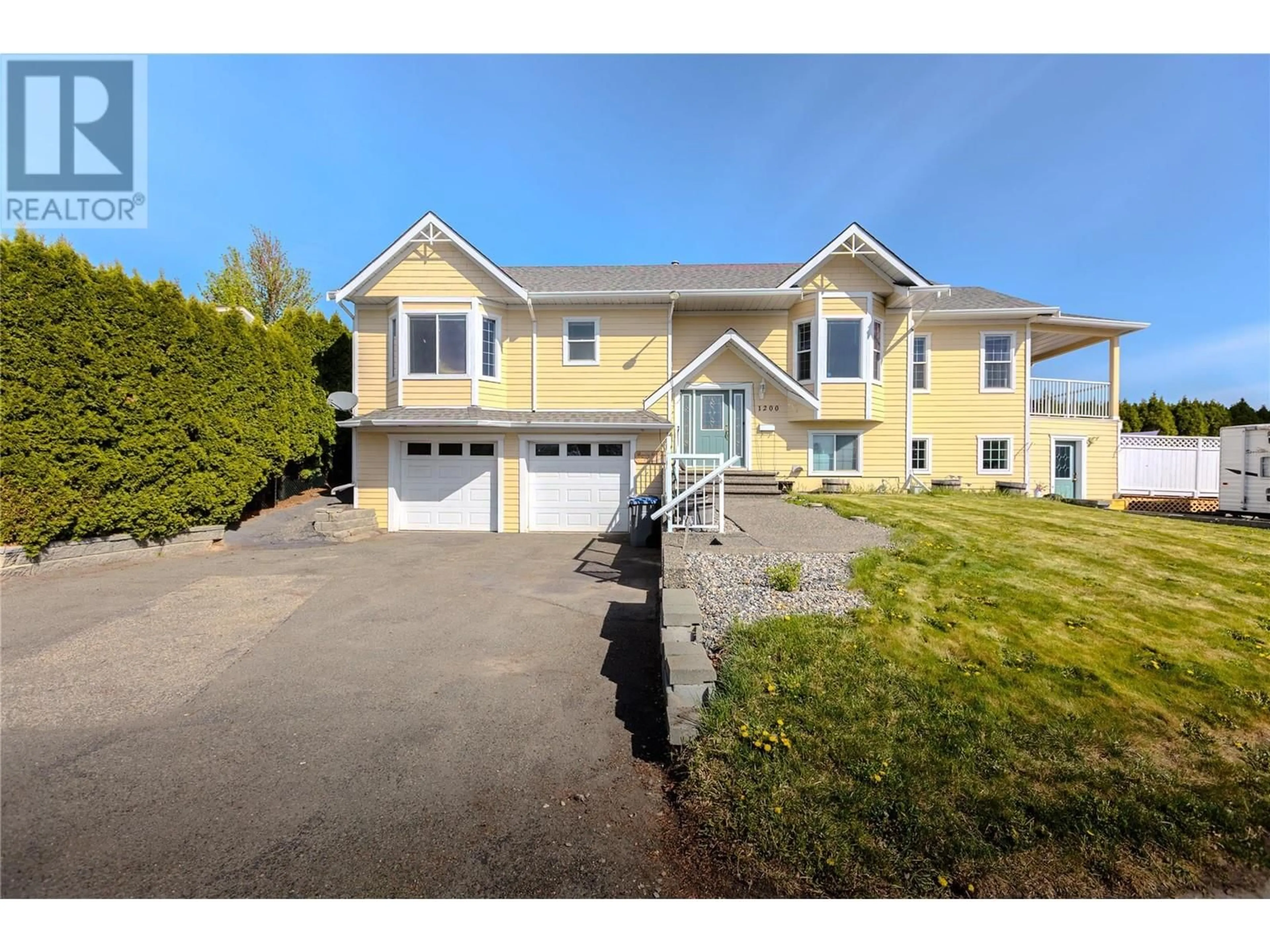 Home with vinyl exterior material, street for 1200 HOOK DRIVE, Kamloops British Columbia V2B7S9