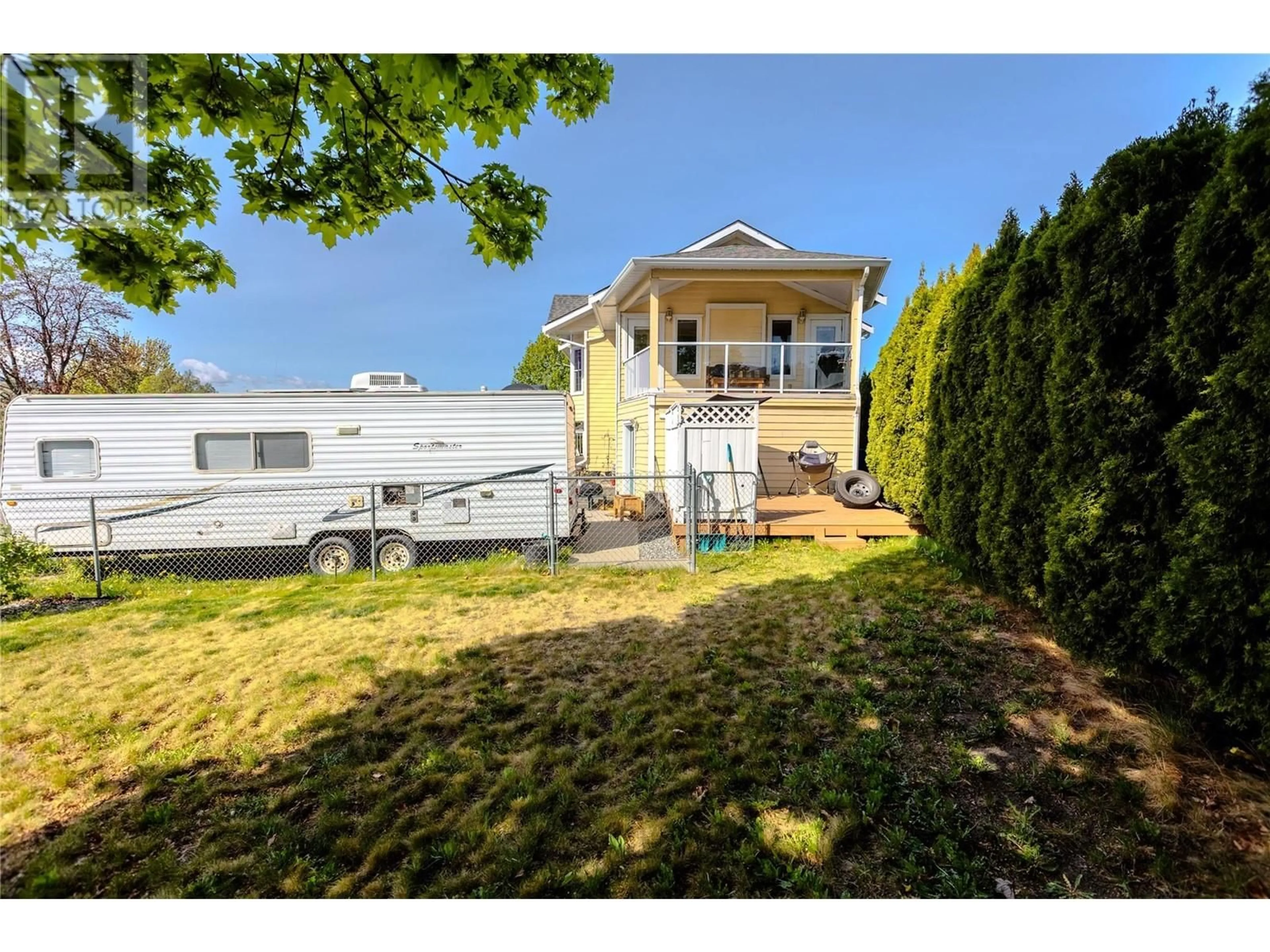 A pic from outside/outdoor area/front of a property/back of a property/a pic from drone, street for 1200 HOOK DRIVE, Kamloops British Columbia V2B7S9