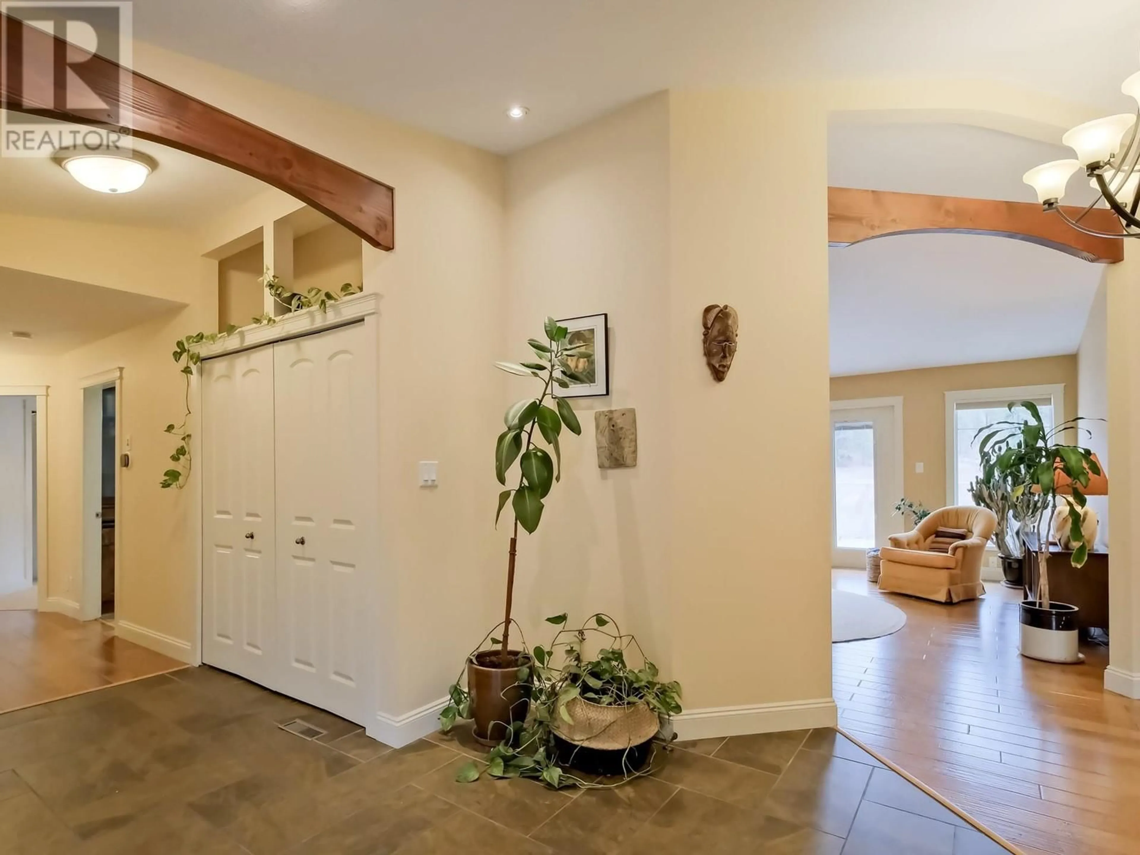 Indoor entryway for 5617 SIMPSON ROAD, Summerland British Columbia V0H1Z2