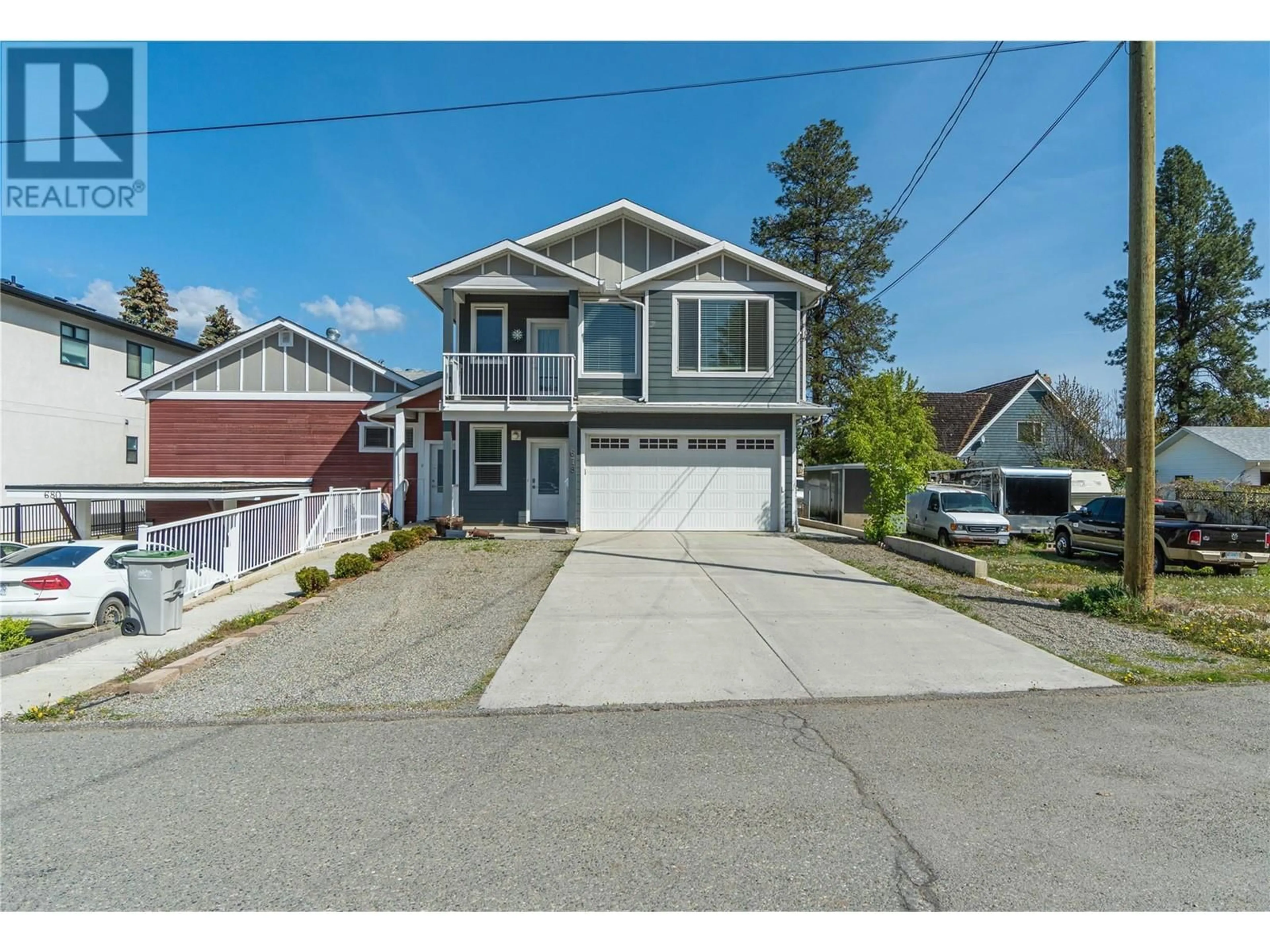Home with vinyl exterior material, street for 678 SETTLEMENT ROAD, Kamloops British Columbia V2B6J1