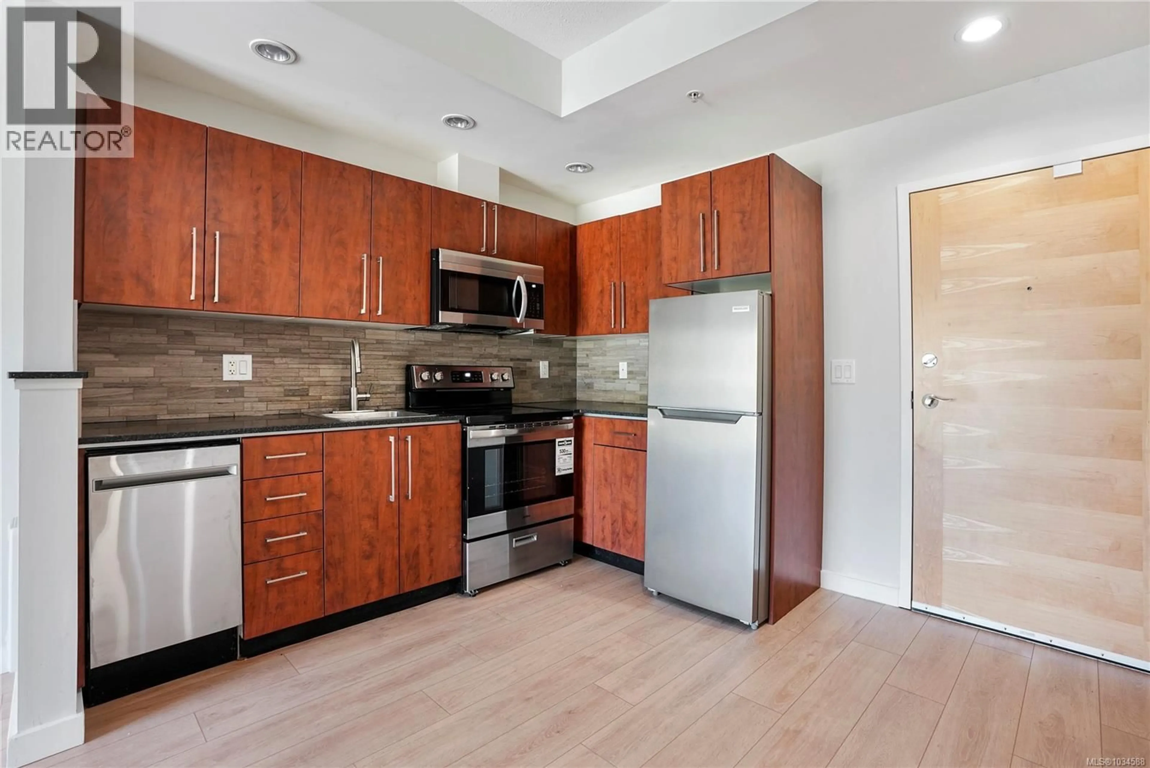 Standard kitchen, unknown for 315 - 611 BROOKSIDE ROAD, Colwood British Columbia V9C0C3
