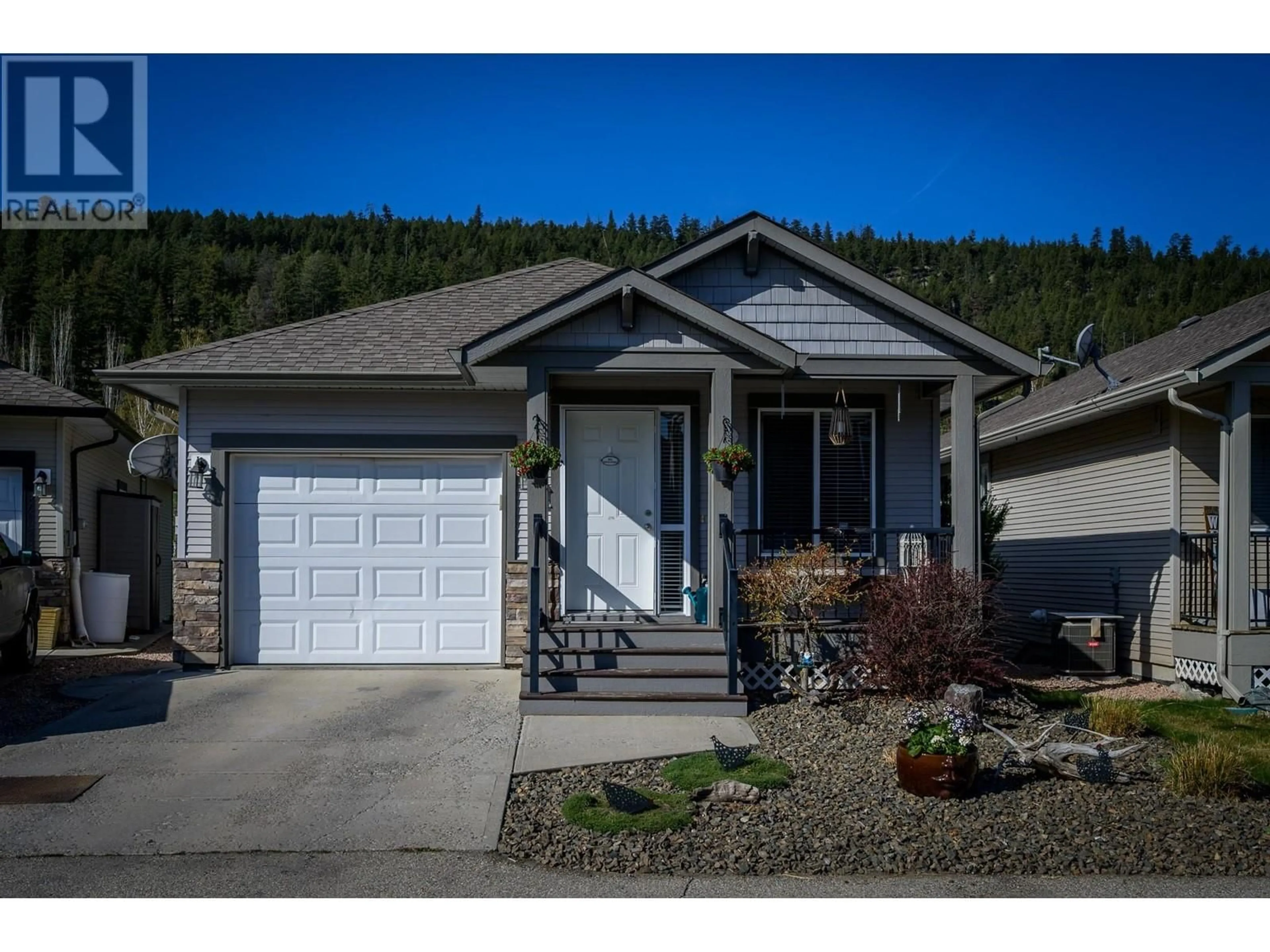 Home with vinyl exterior material, street for 23 - 1760 COPPERHEAD DRIVE, Kamloops British Columbia V1S2B4