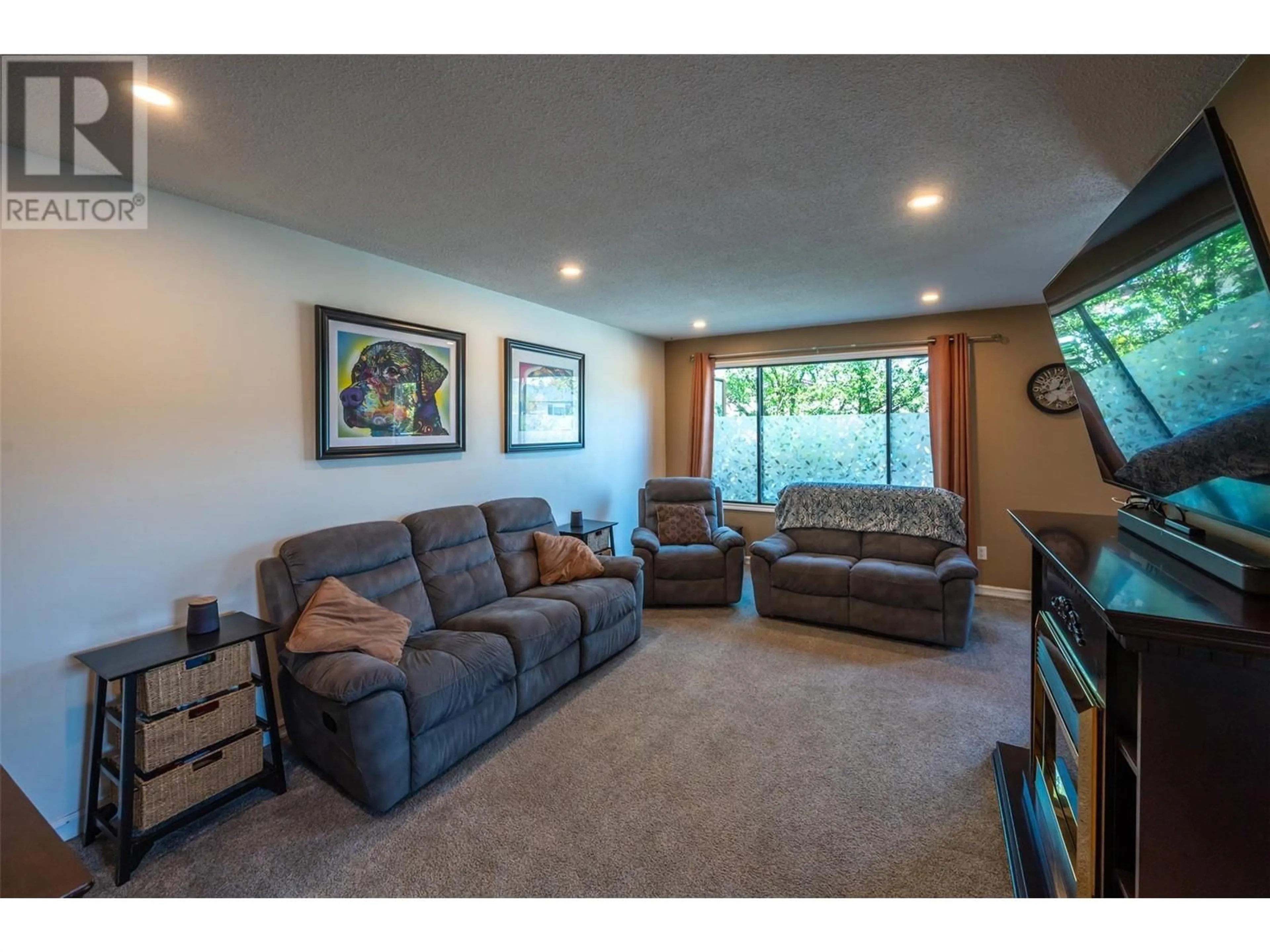 Living room with furniture, unknown for 1 - 11911 MARSHALL CRESCENT, Summerland British Columbia V0H1Z5