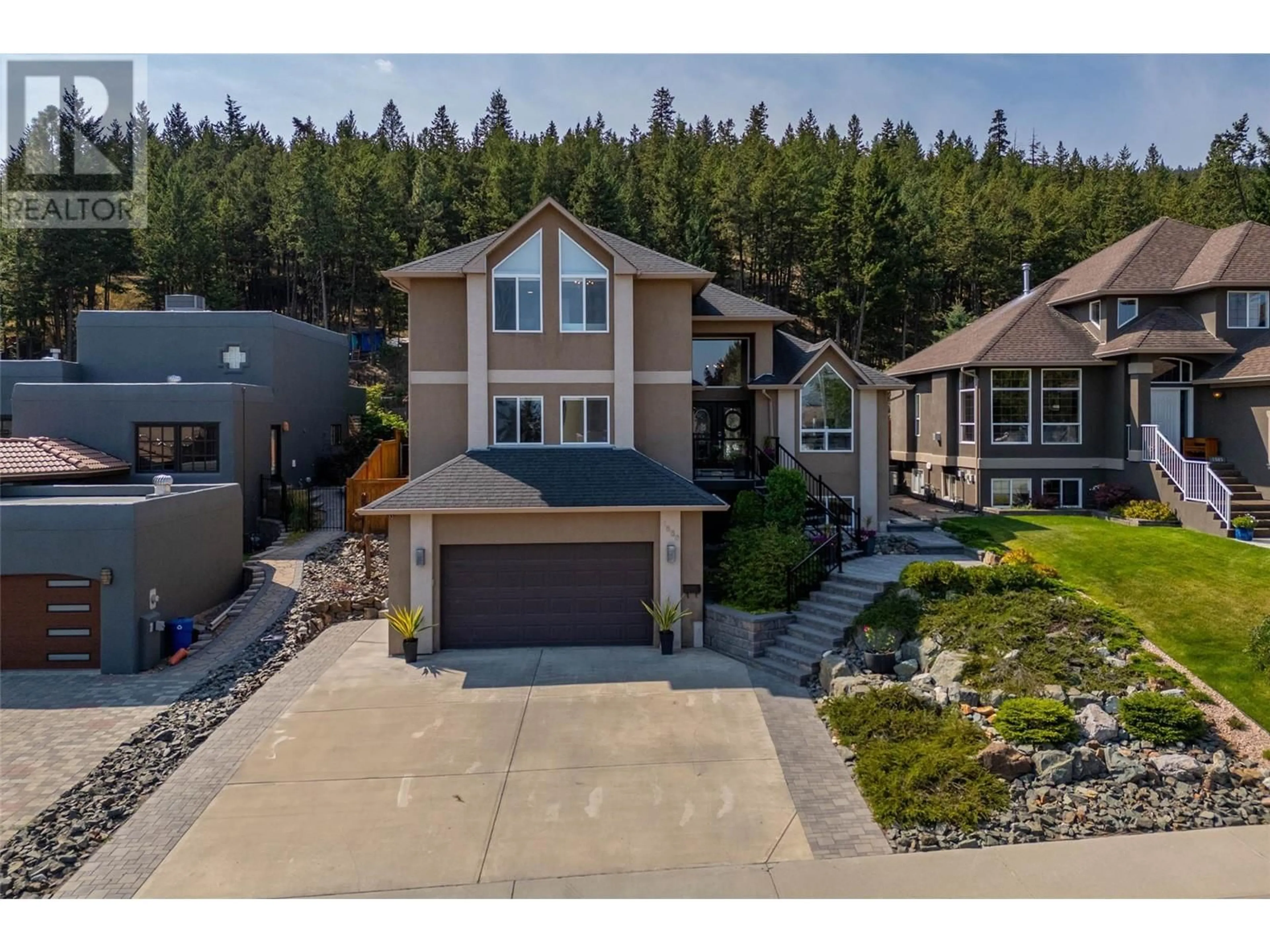A pic from outside/outdoor area/front of a property/back of a property/a pic from drone, unknown for 1559 WESTERDALE DRIVE, Kamloops British Columbia V1S1Y9