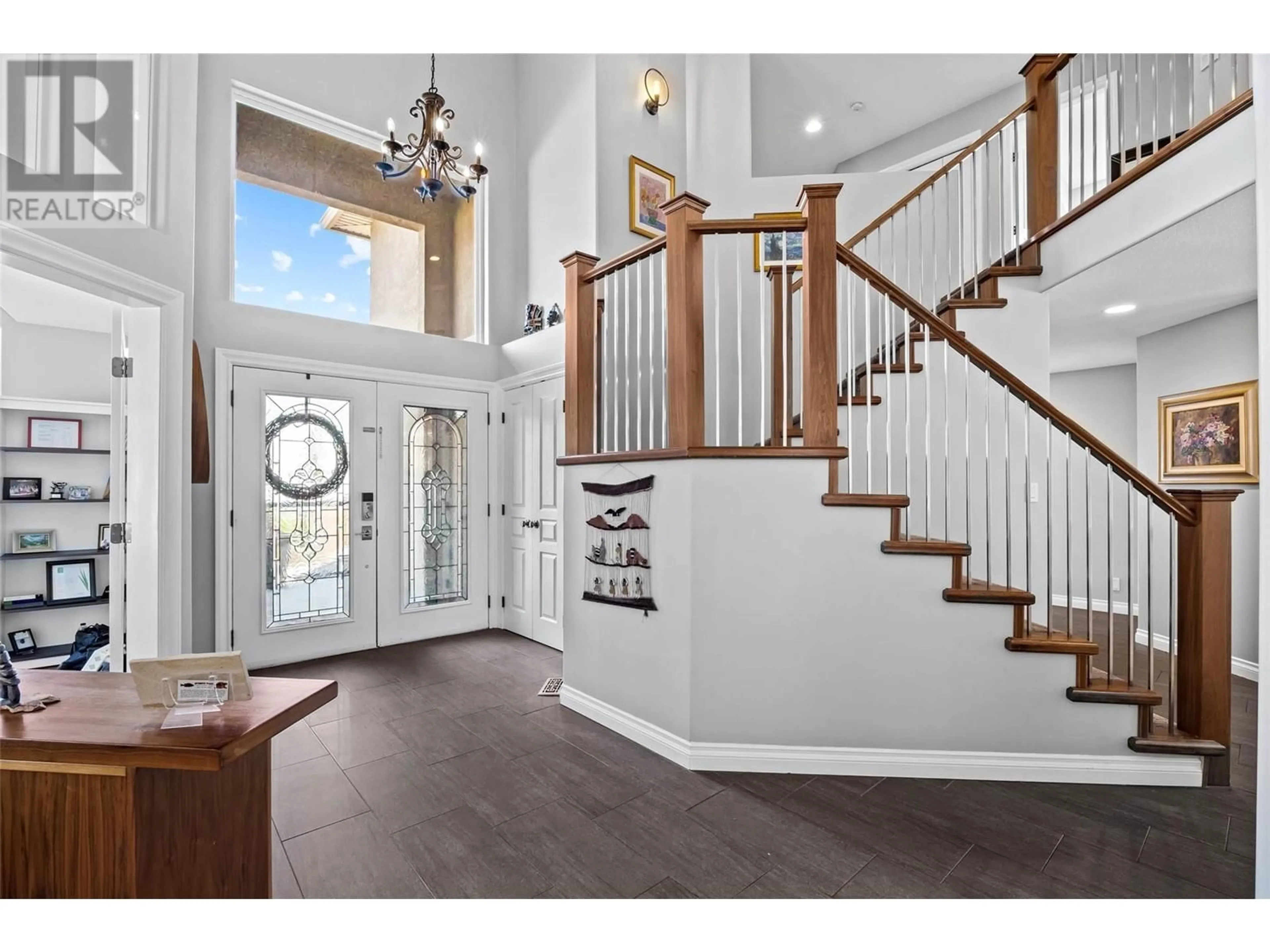 Indoor entryway for 1559 WESTERDALE DRIVE, Kamloops British Columbia V1S1Y9