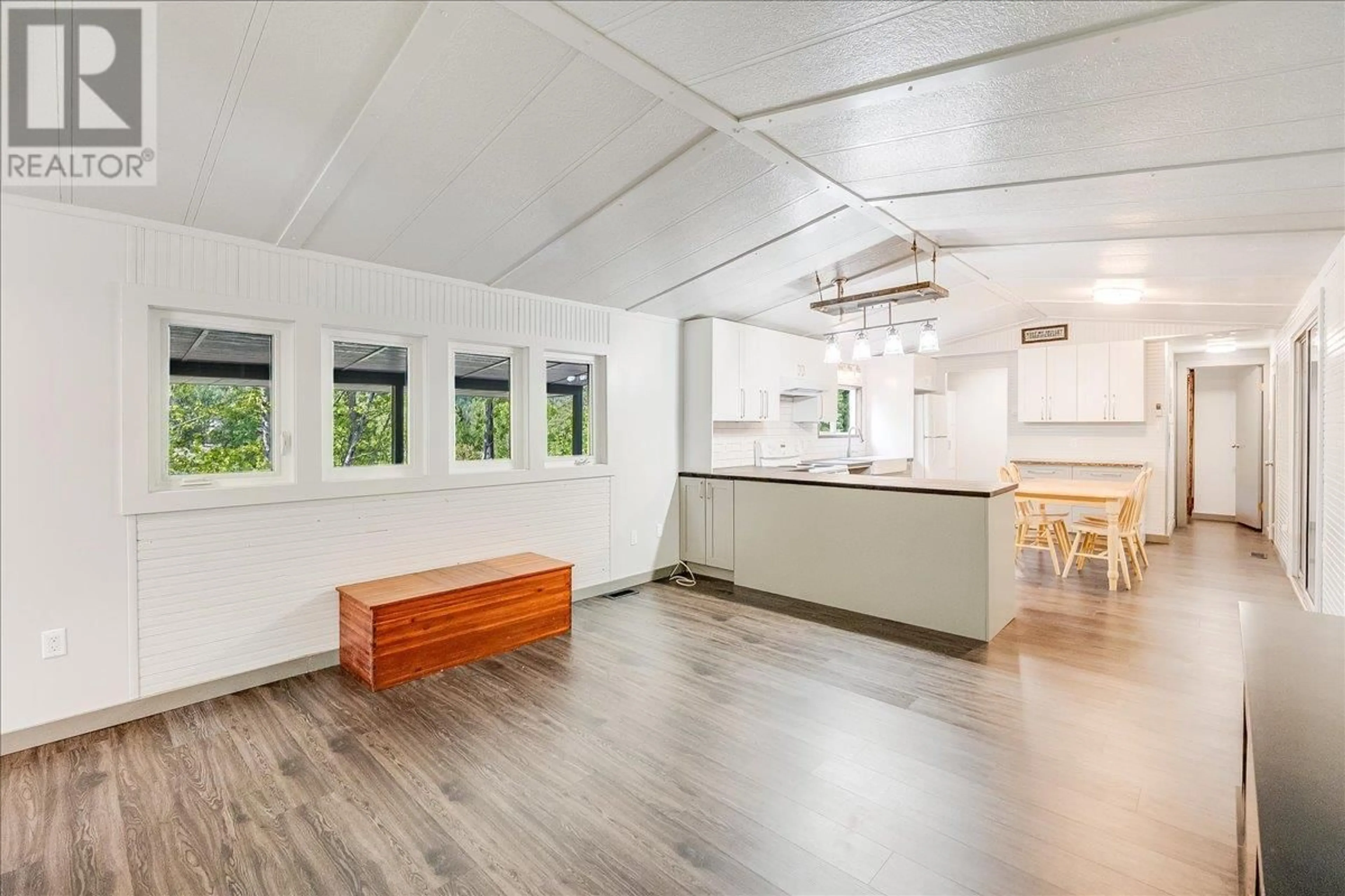 Open concept kitchen, wood/laminate floor for 10 - 3969 BROADWATER ROAD, Castlegar British Columbia V1N4V5