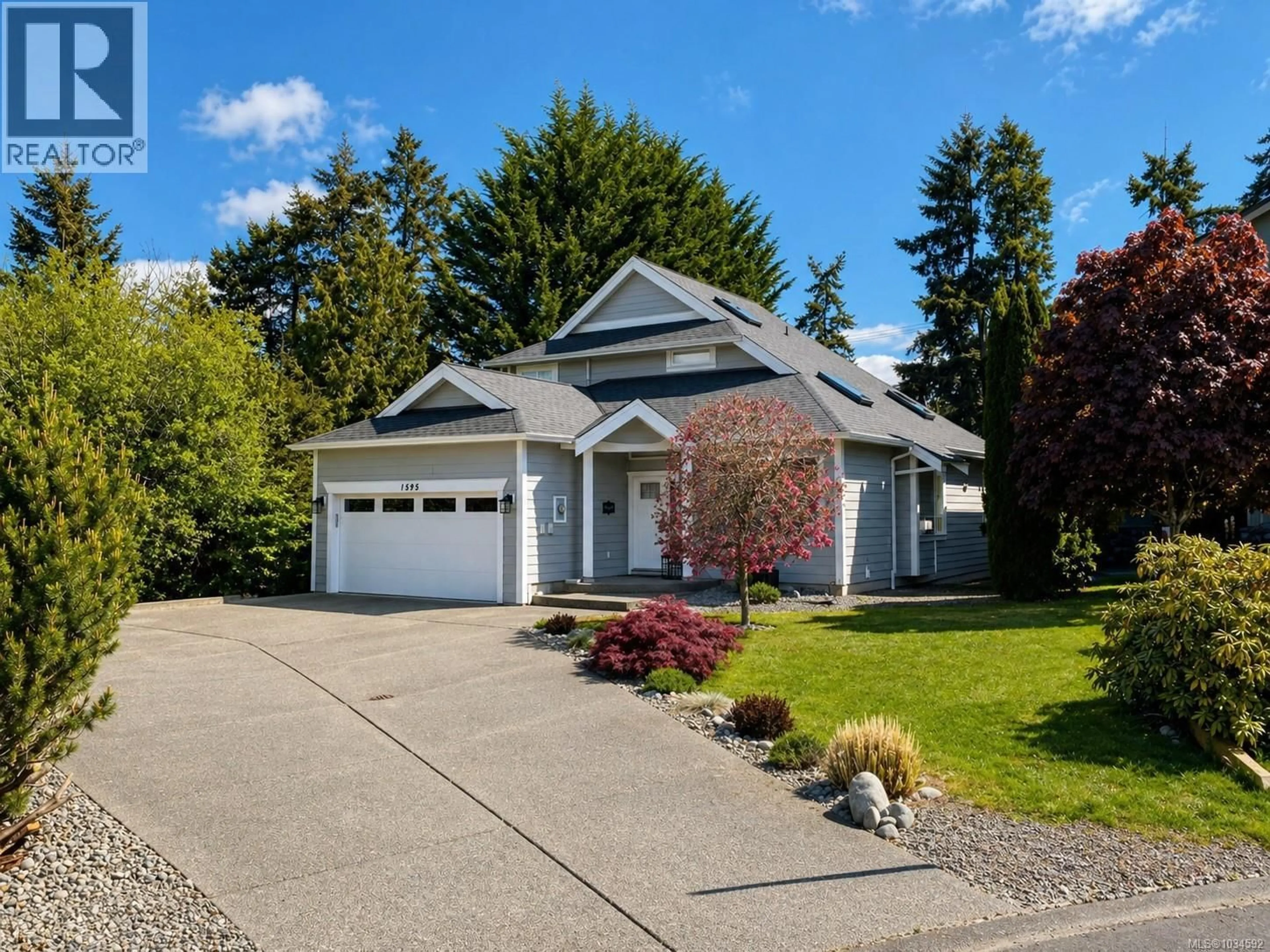 Home with vinyl exterior material, street for 1595 SIMON PLACE, Cowichan Bay British Columbia V0R1N1
