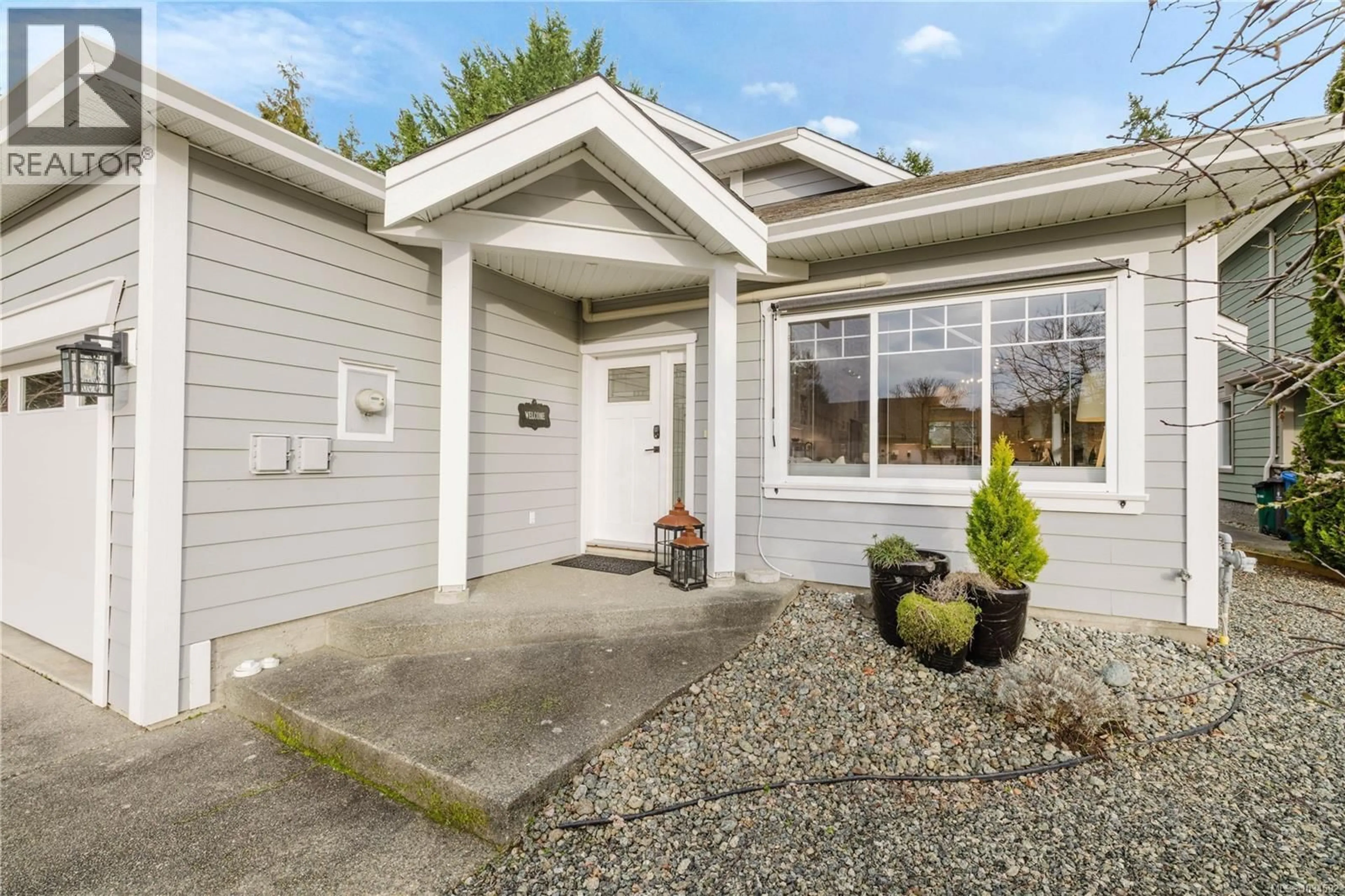 Home with vinyl exterior material, street for 1595 SIMON PLACE, Cowichan Bay British Columbia V0R1N1