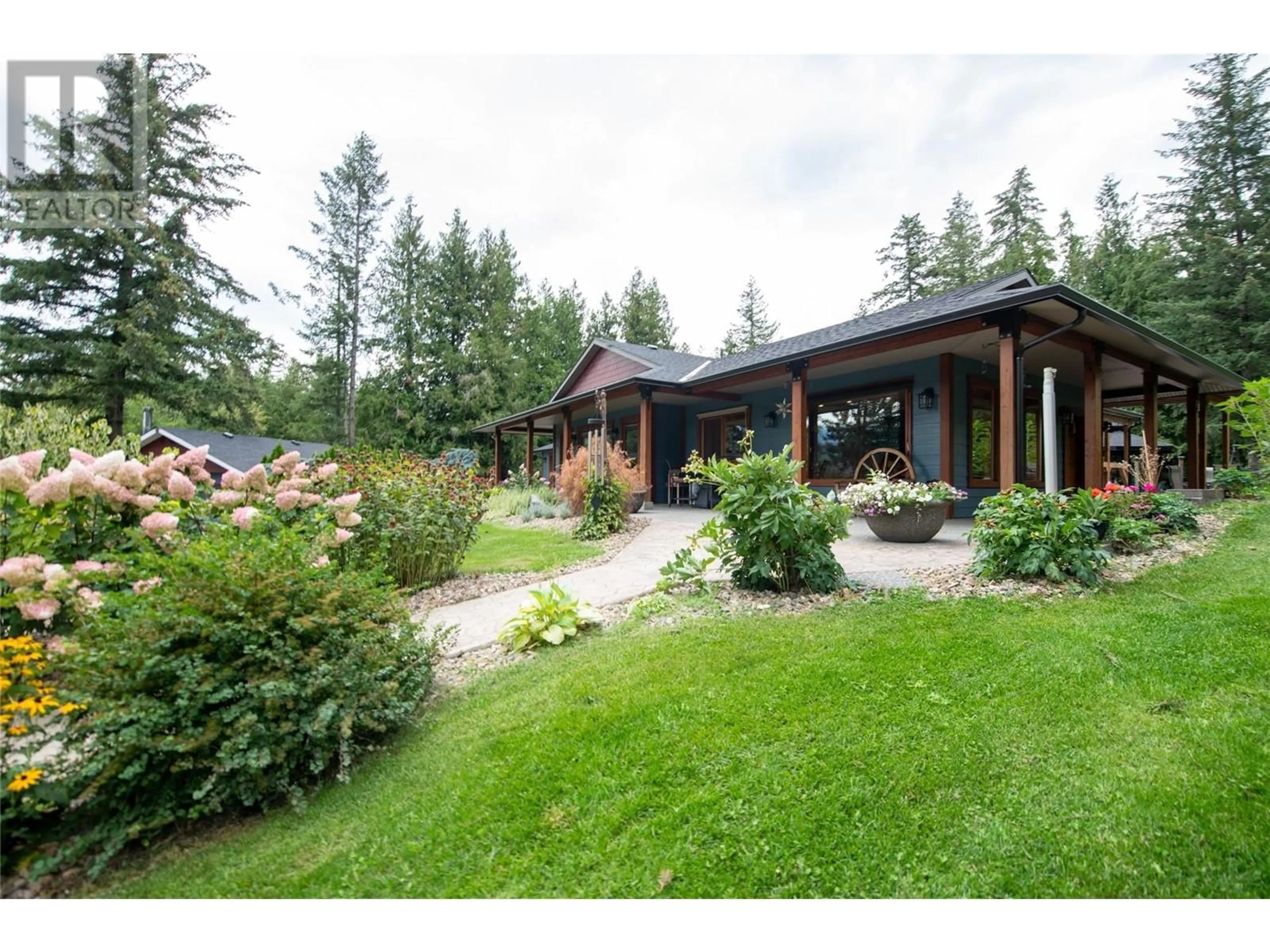 A pic from outside/outdoor area/front of a property/back of a property/a pic from drone, unknown for 3045 LINDBERG ROAD, Sorrento British Columbia V0E2W1