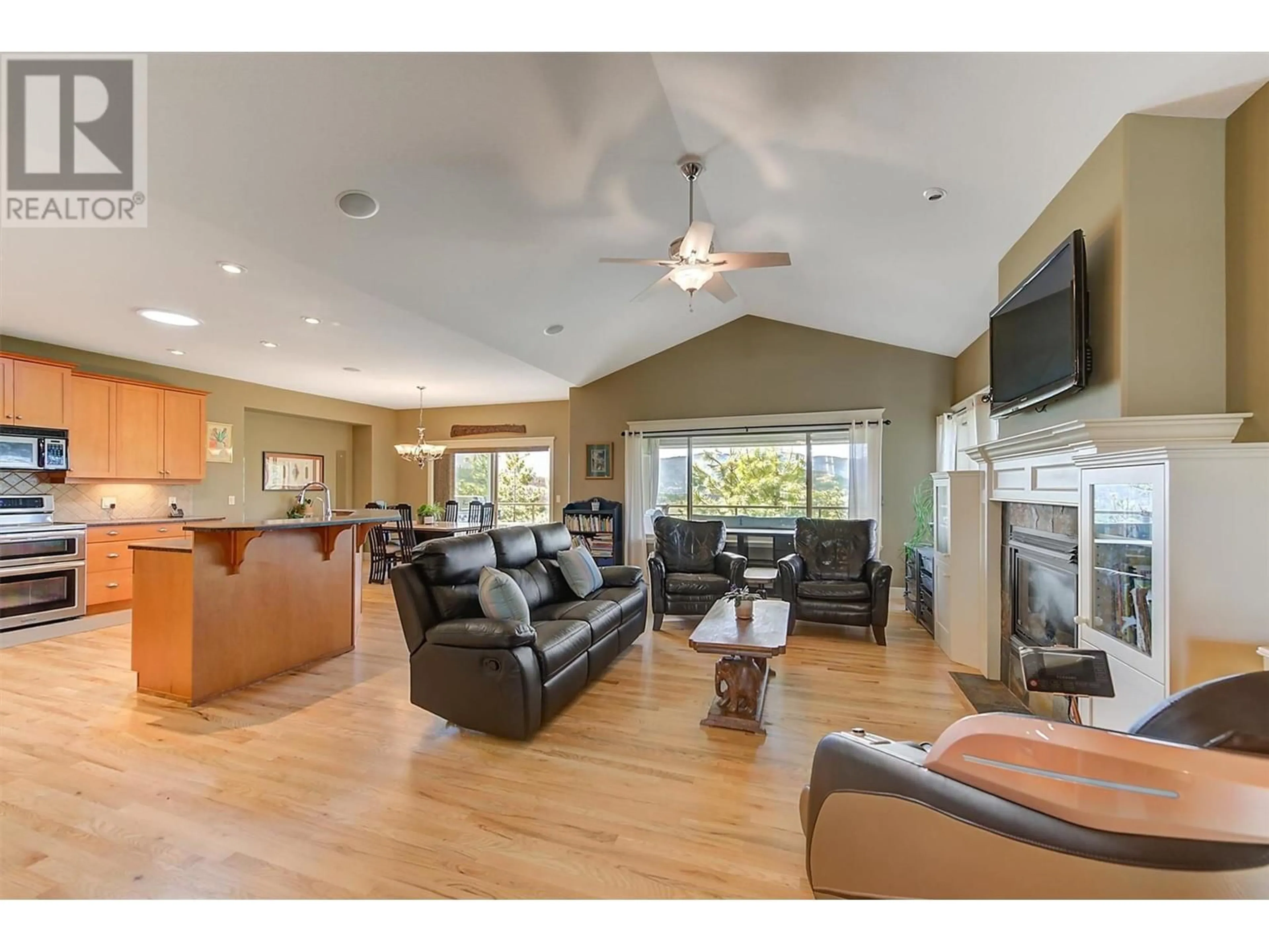 Living room with furniture, unknown for 2204 QUAIL RUN DRIVE, Kelowna British Columbia V1V2S4