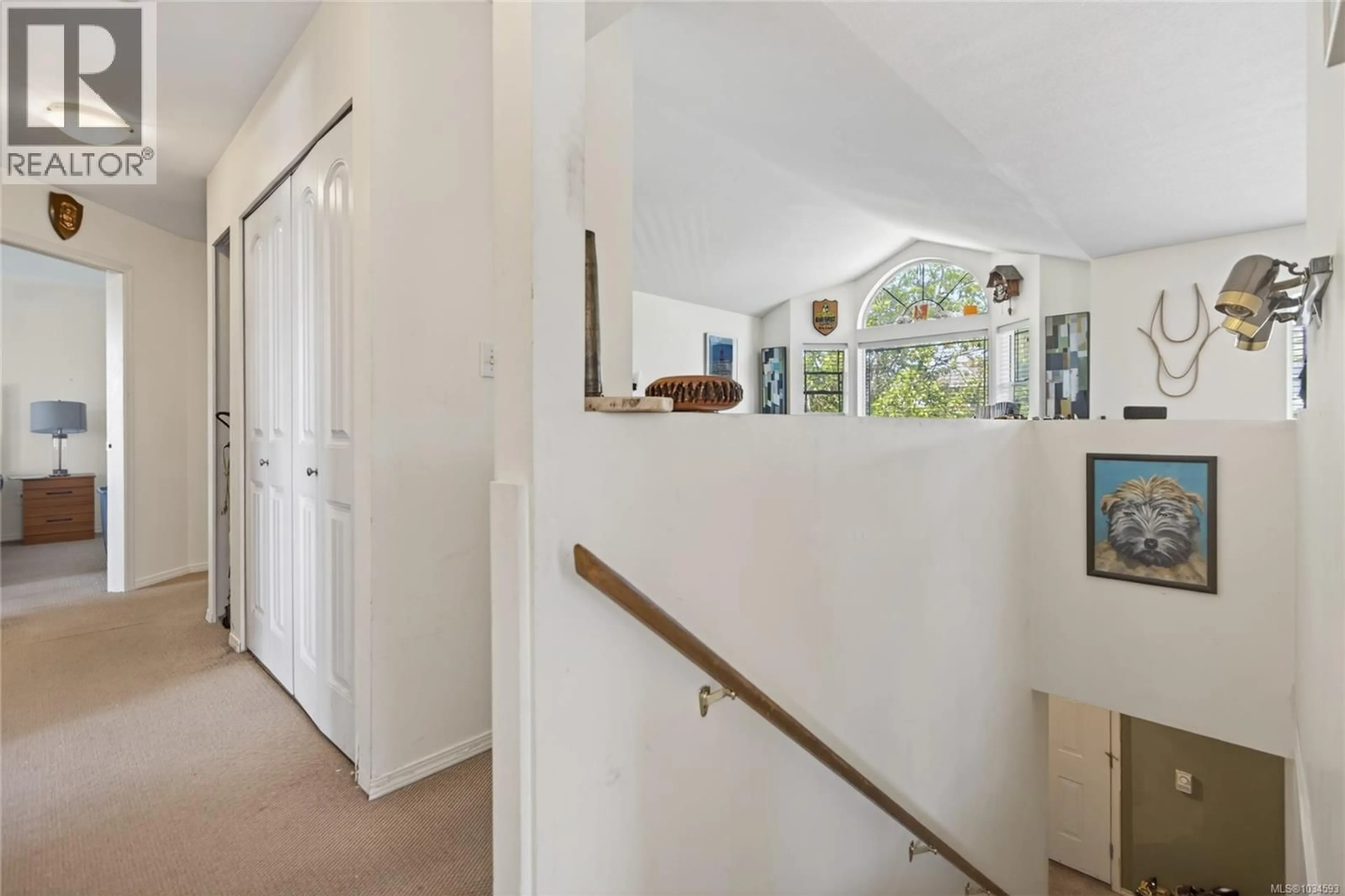 Indoor foyer for 793 ROBRON ROAD, Campbell River British Columbia V9W7Z1