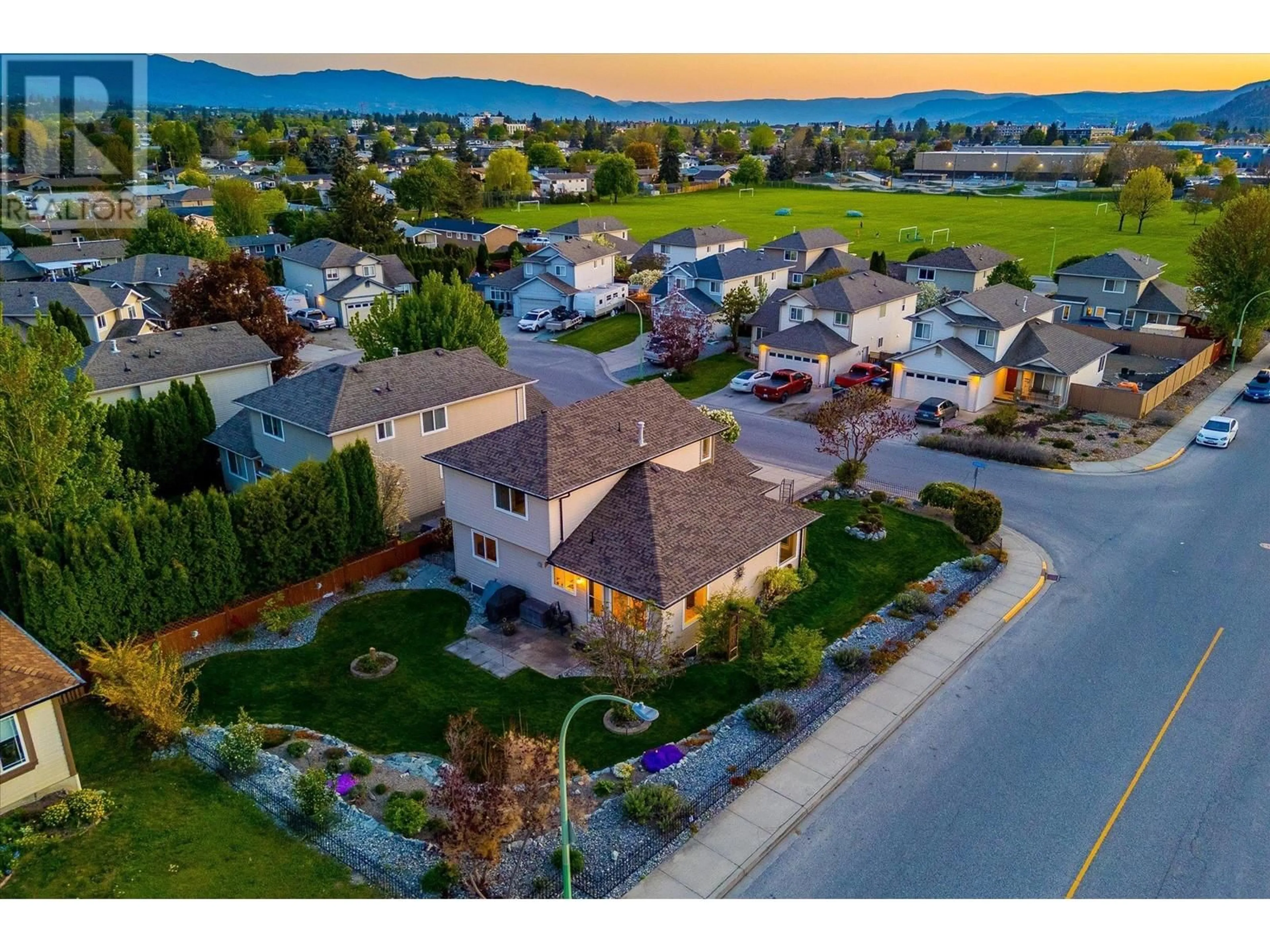 A pic from outside/outdoor area/front of a property/back of a property/a pic from drone, mountain view for 737 STOLTZ COURT, Kelowna British Columbia V1X7X7