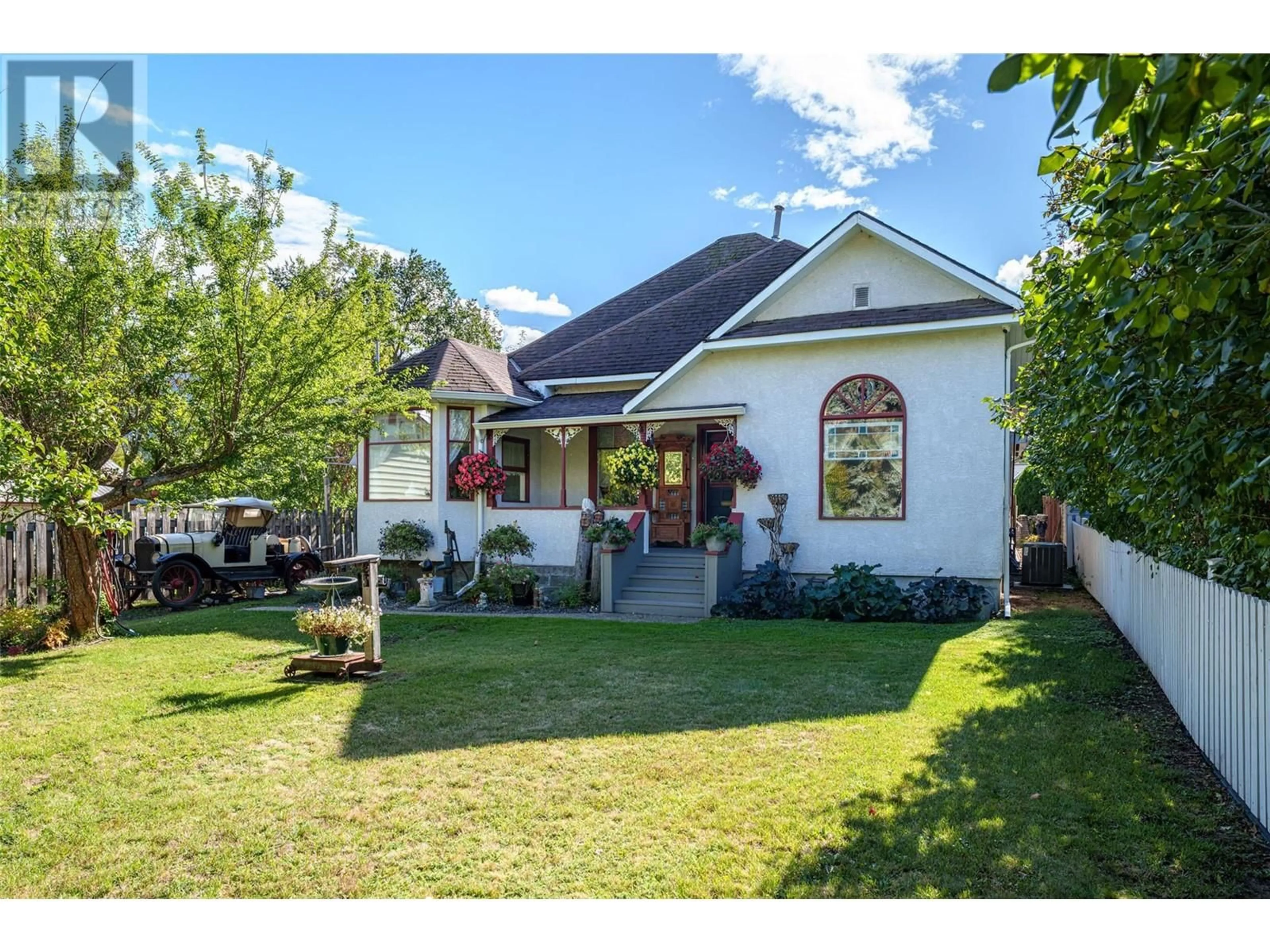Home with vinyl exterior material, street for 2905 ROSEDALE AVENUE, Armstrong British Columbia V0E1B1