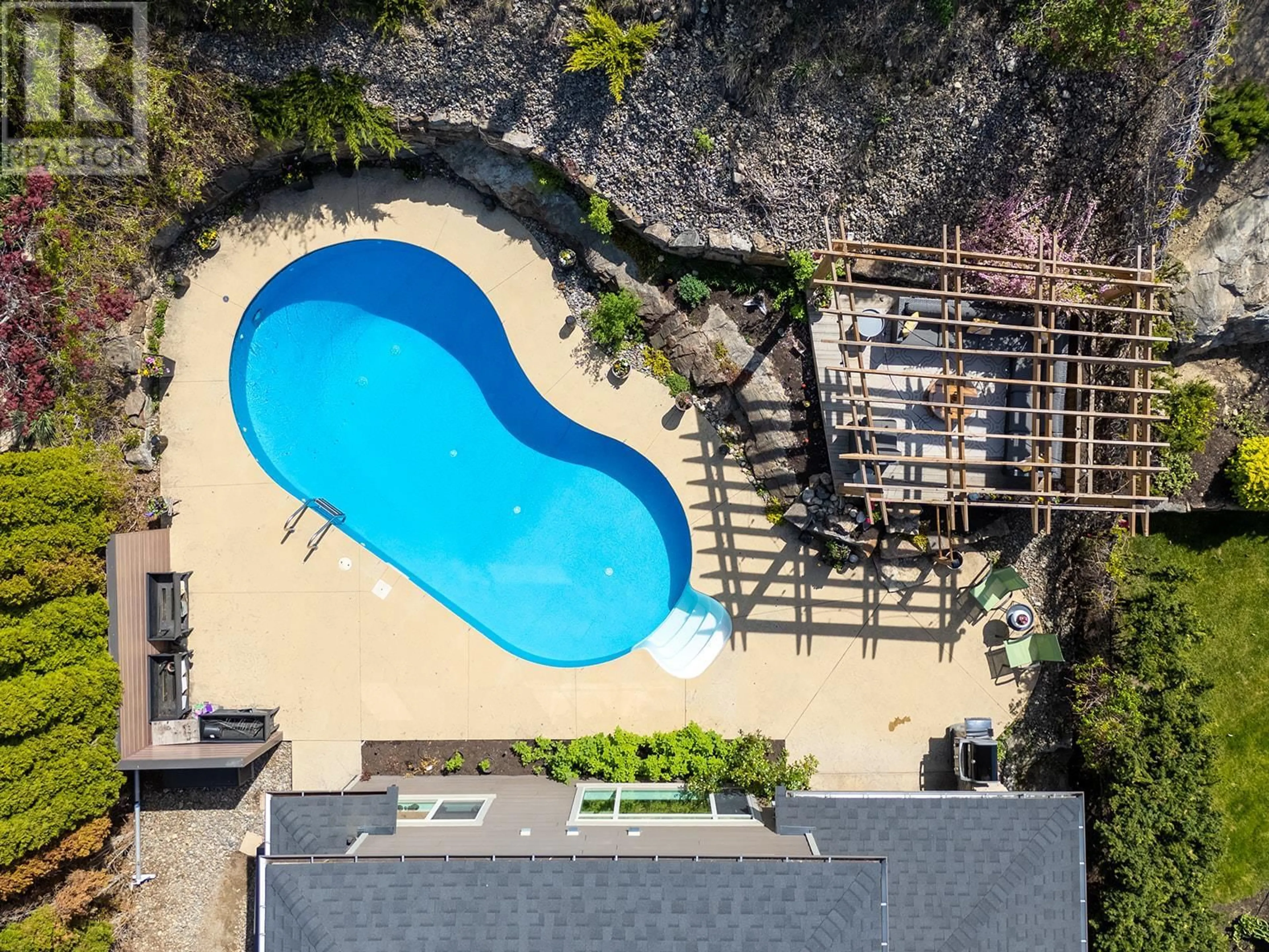 A pic from outside/outdoor area/front of a property/back of a property/a pic from drone, water/lake/river/ocean view for 389 RINDLE COURT, Kelowna British Columbia V1W5G5