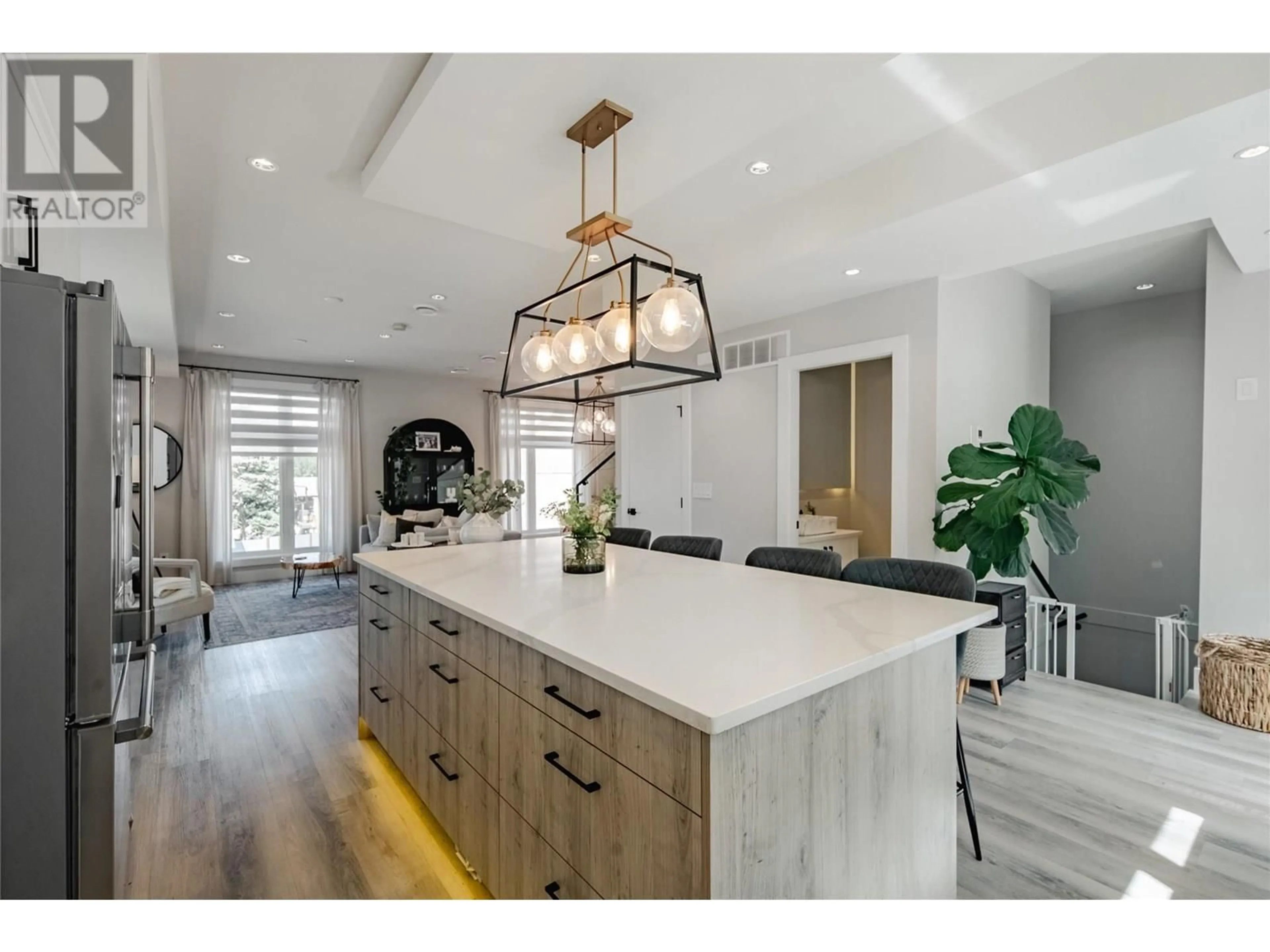 Open concept kitchen, unknown for 1524 LAKEVIEW STREET, Kelowna British Columbia V1Y6R5