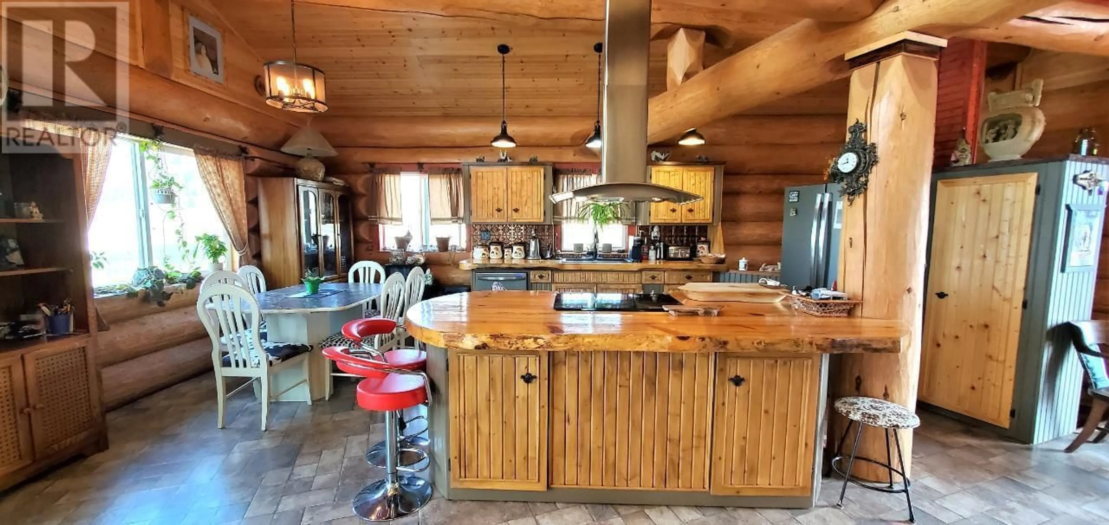 Rustic kitchen, wood/laminate floor for 150 NIGHTHAWK ROAD, Cawston British Columbia V0X1C3