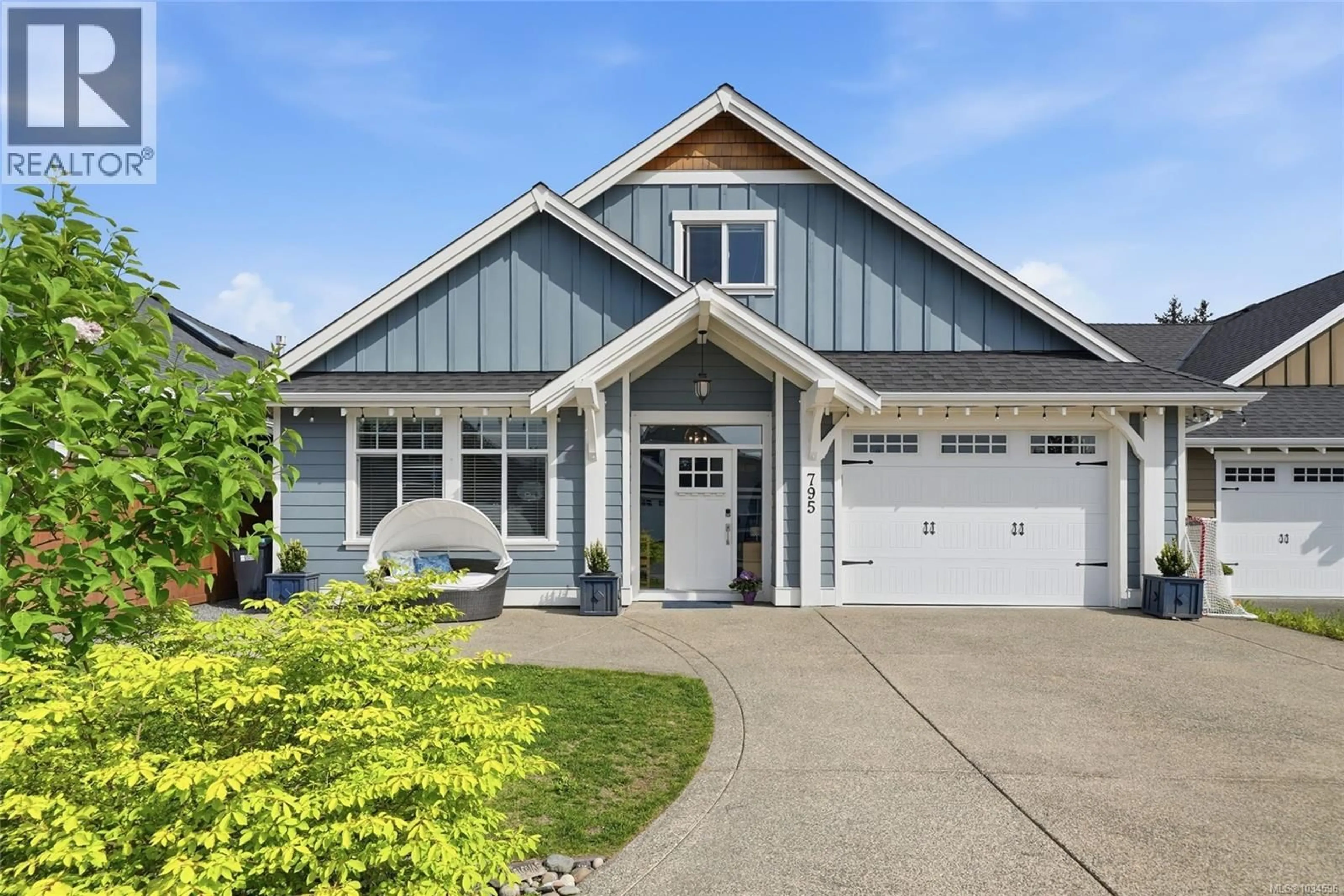 Home with vinyl exterior material, street for 795 PARKSIDE CRESCENT, Parksville British Columbia V9P0C7