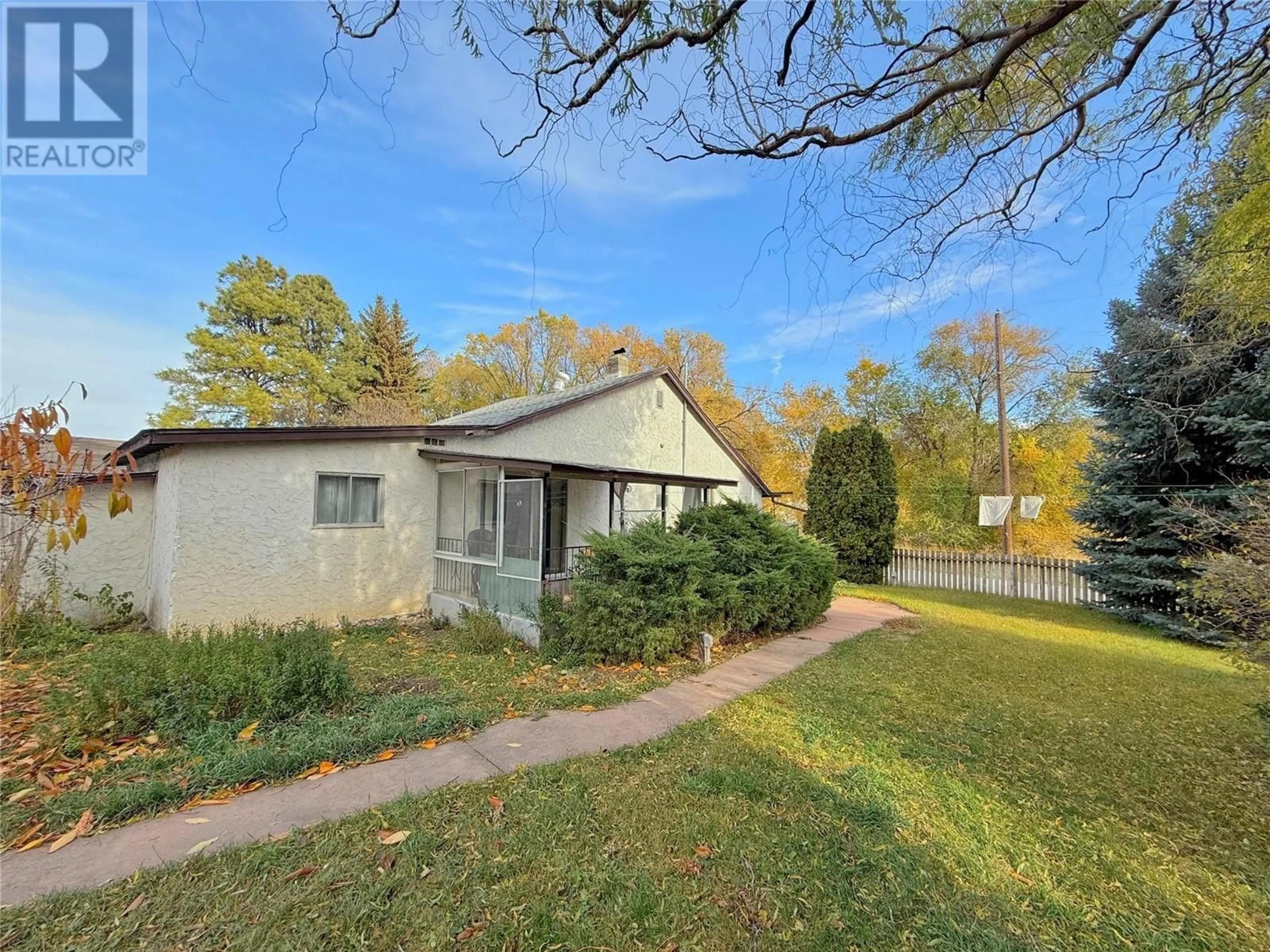 A pic from outside/outdoor area/front of a property/back of a property/a pic from drone, unknown for 5218 HAYNES ROAD, Oliver British Columbia V0H1T1
