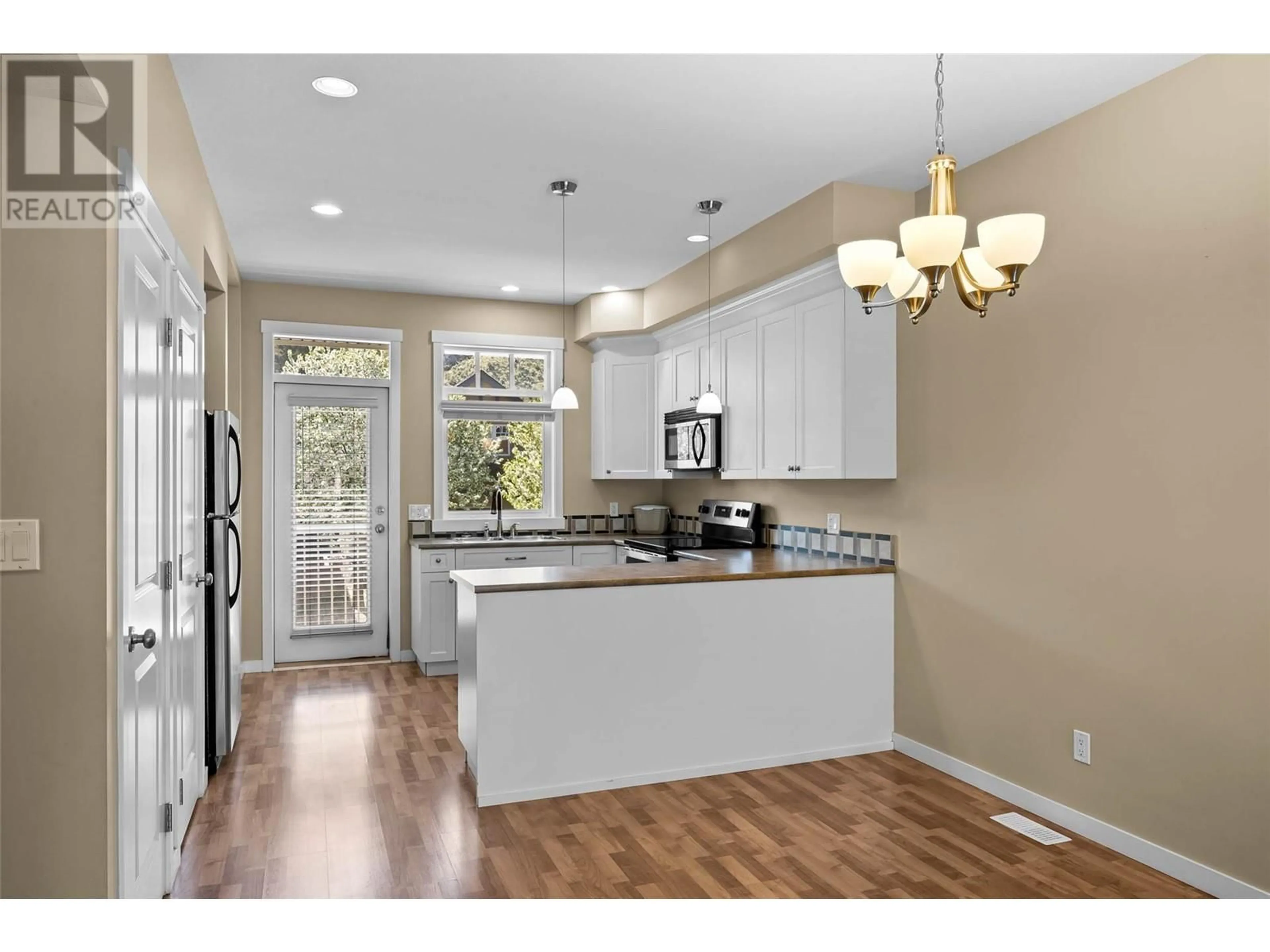 Open concept kitchen, unknown for 4 - 2860 VALLEYVIEW DRIVE, Kamloops British Columbia V2C0B3