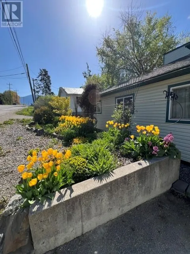 1121 ERICKSON ROAD, Creston 4