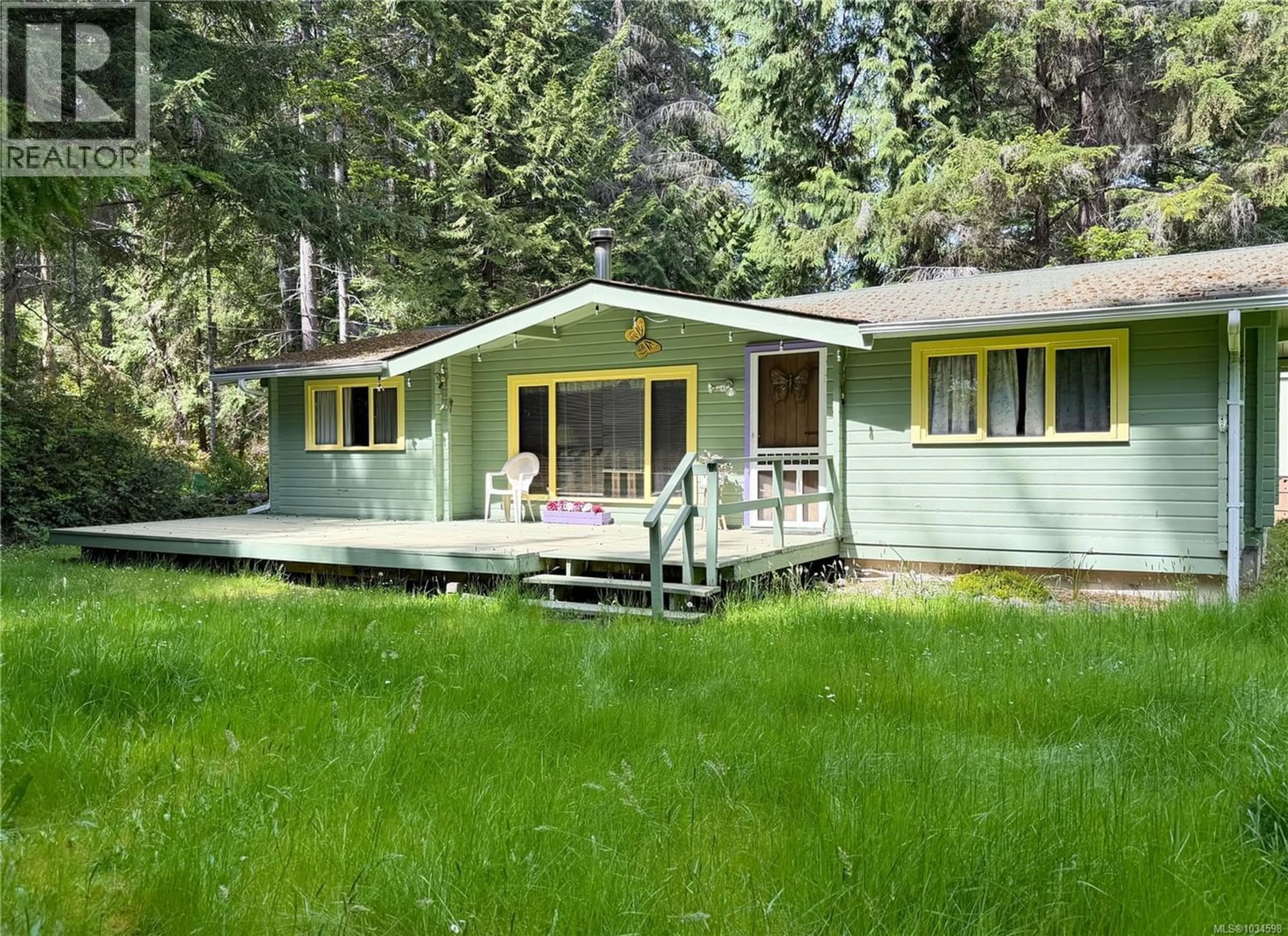 Home with vinyl exterior material, forest/trees view for 160 GABRIOLA CRESCENT, Gabriola Island British Columbia V0R1X1