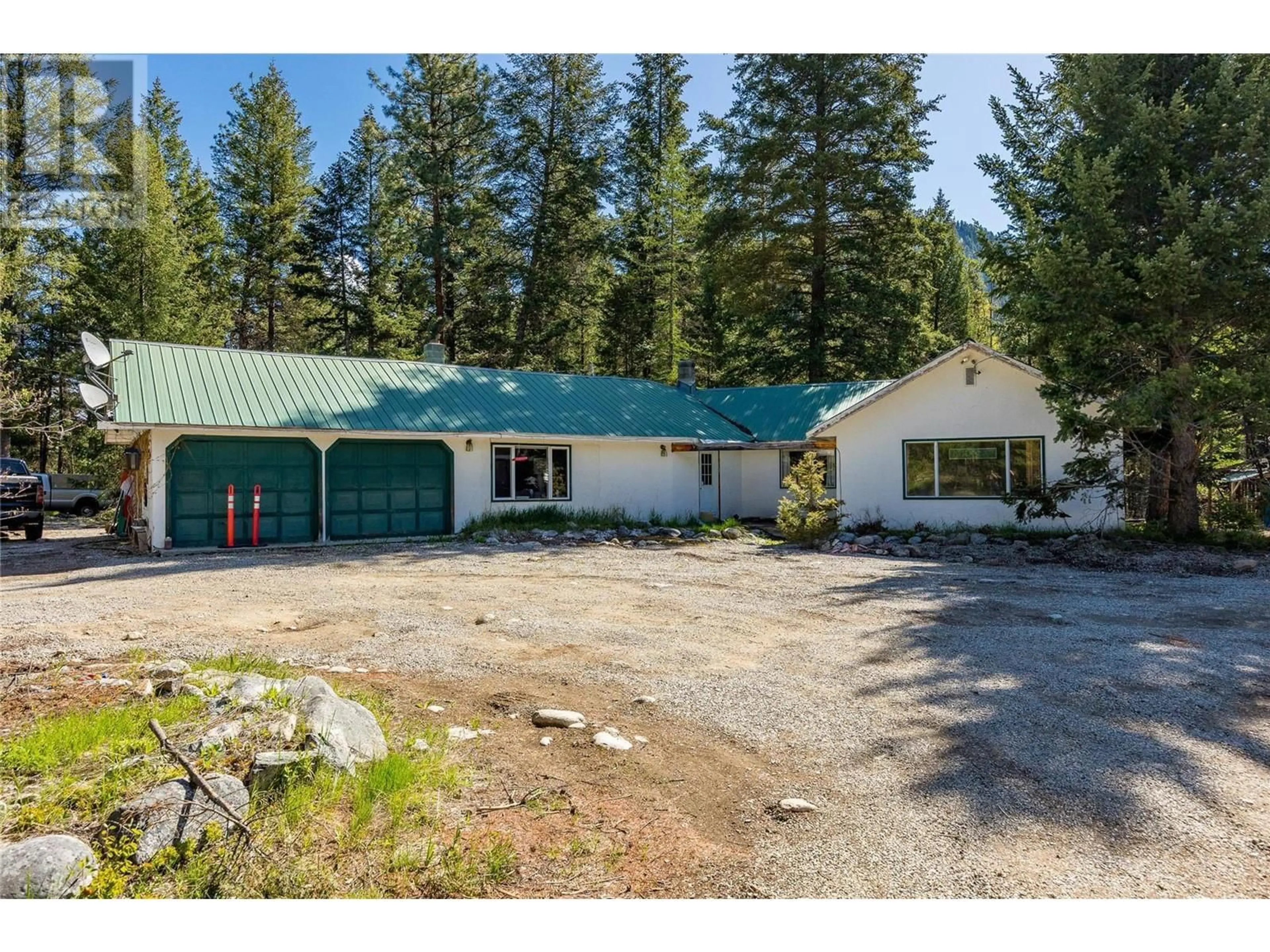 A pic from outside/outdoor area/front of a property/back of a property/a pic from drone, unknown for 6580 33 HIGHWAY, Beaverdell British Columbia V0H1A0