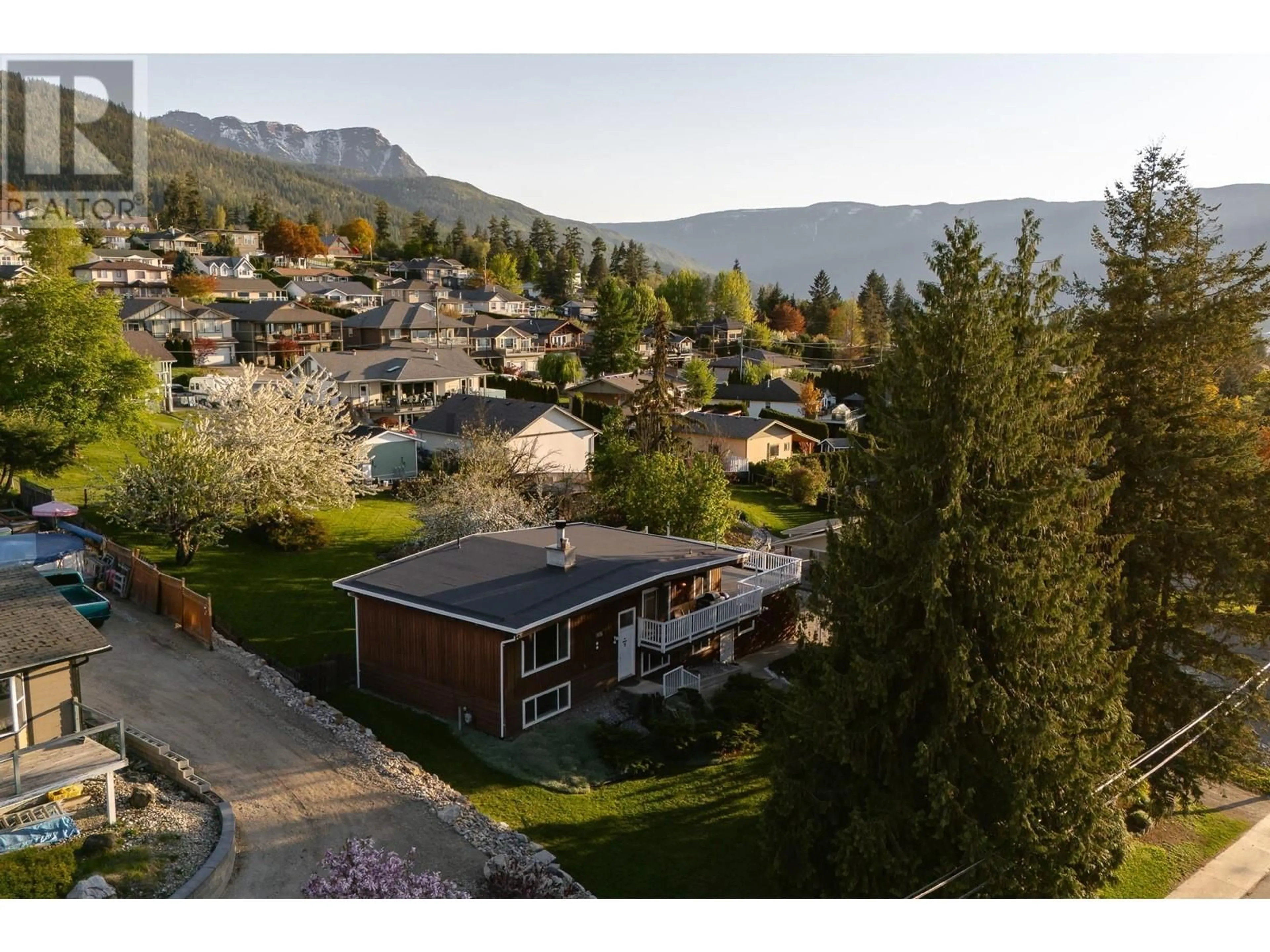 A pic from outside/outdoor area/front of a property/back of a property/a pic from drone, mountain view for 2190 OKANAGAN AVENUE SOUTHEAST, Salmon Arm British Columbia V1E1H4