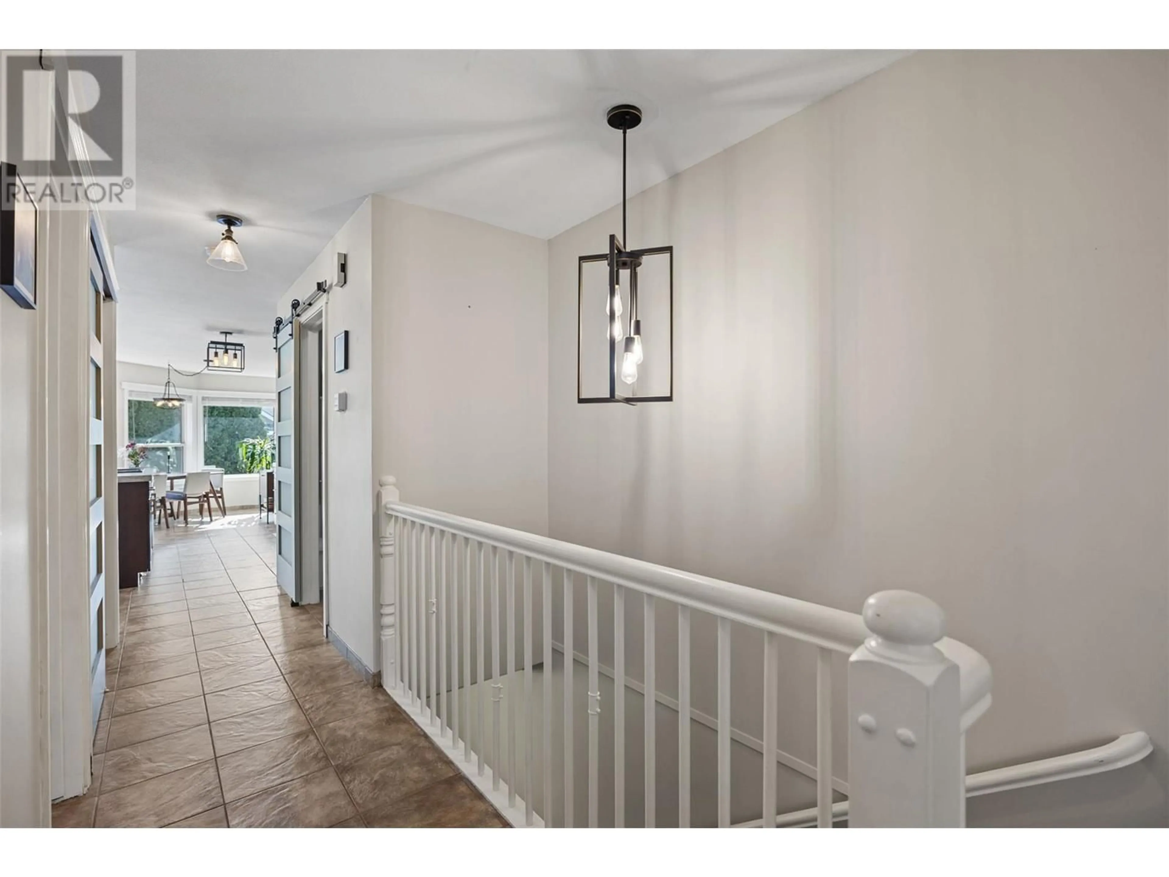 Indoor entryway for 1 - 1750 MCKINLEY COURT, Kamloops British Columbia V2E2N5